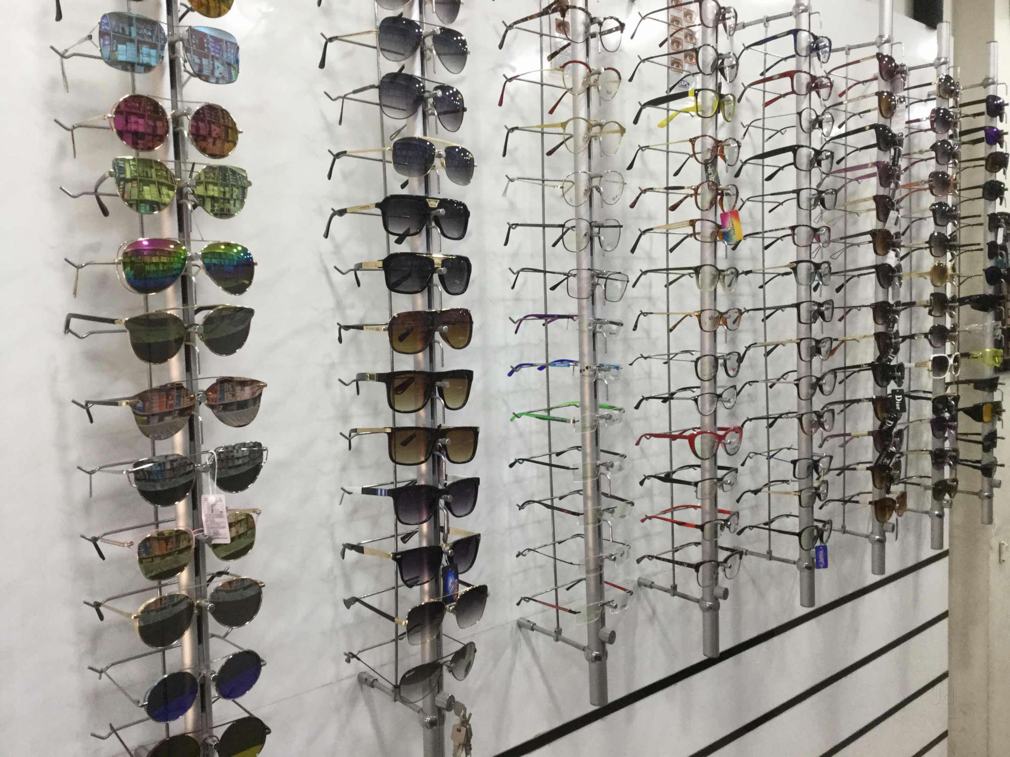 Sunglasses Wholesalers In Delhi - Display Case - HD Wallpaper 