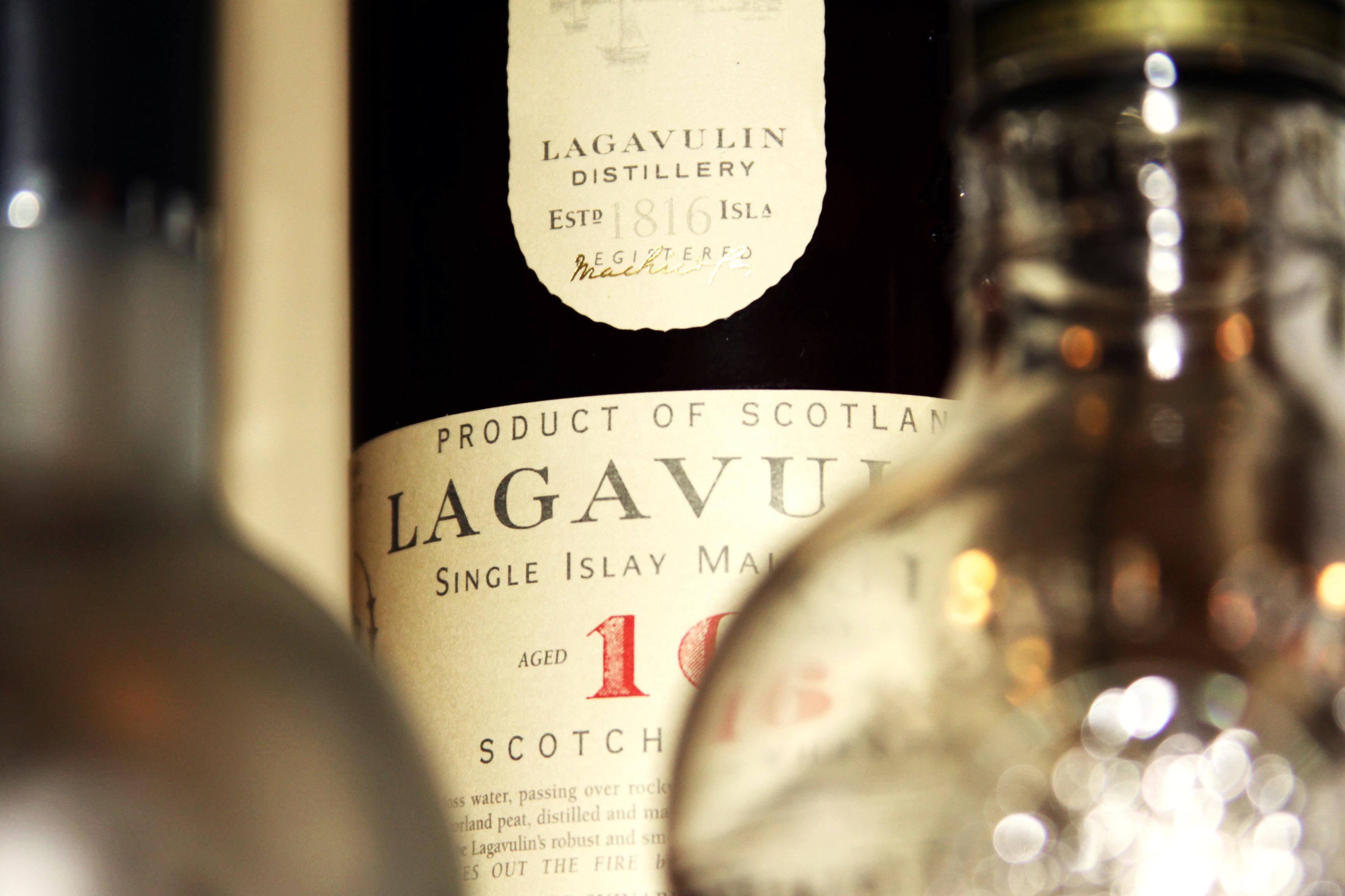 Glass Bottle - HD Wallpaper 