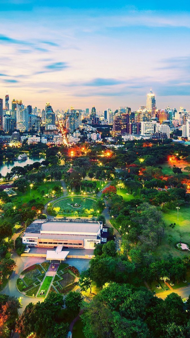Green Area In Bangkok - HD Wallpaper 