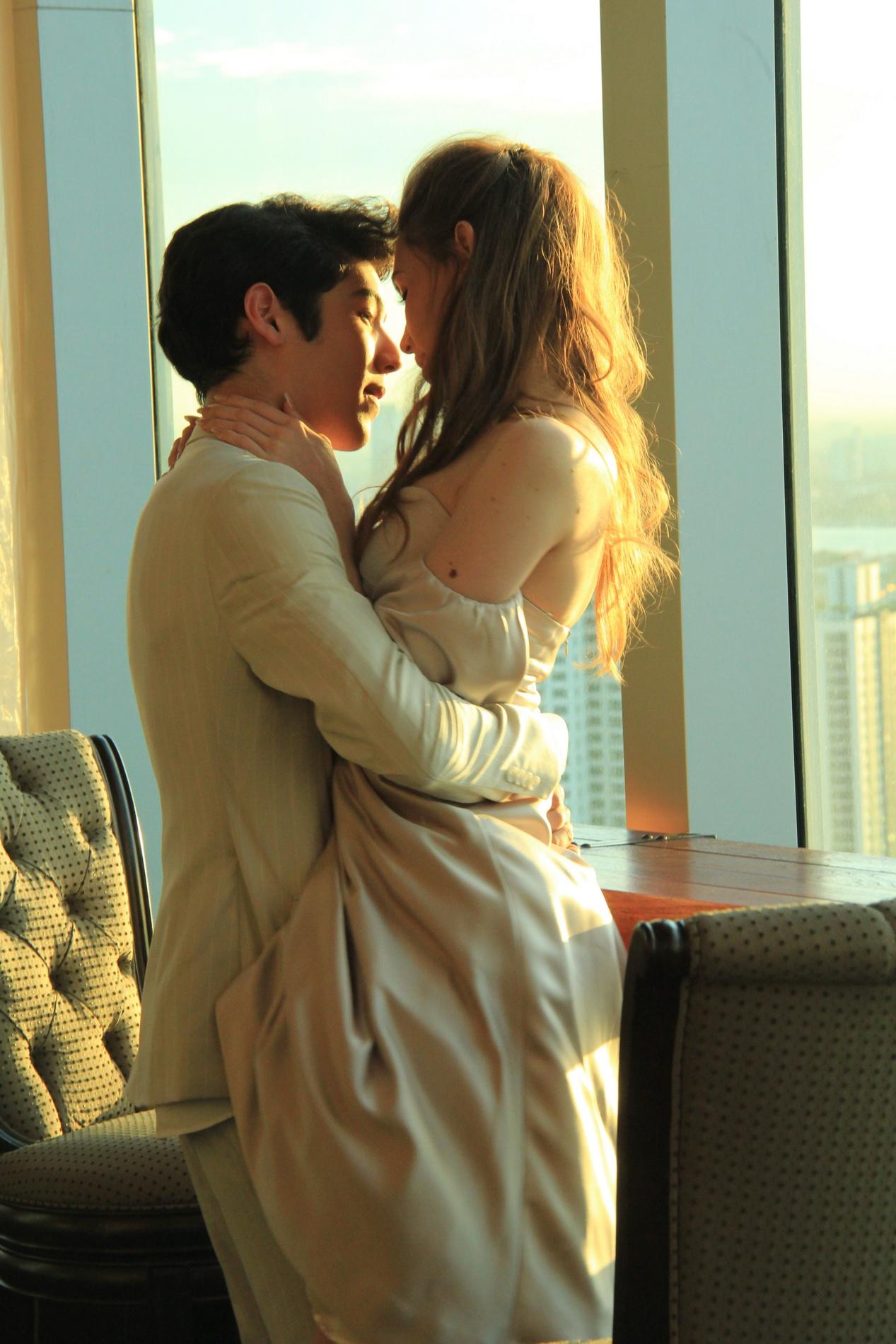 Gossip Girl Thailand Kiss - HD Wallpaper 