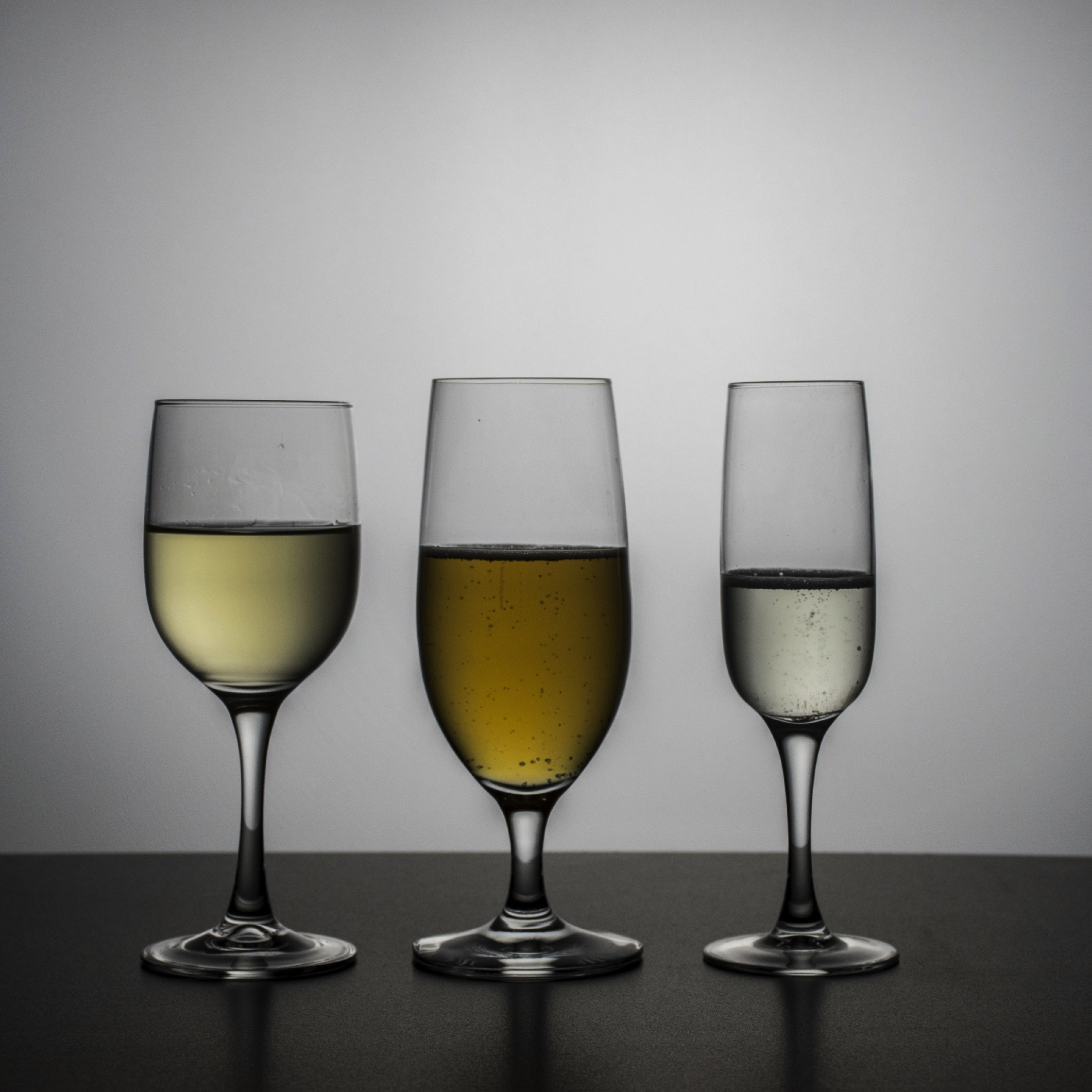 3 Wine Glasses, Drinks, Alcohol, Wallpaper - Alcoholic Drink - HD Wallpaper 