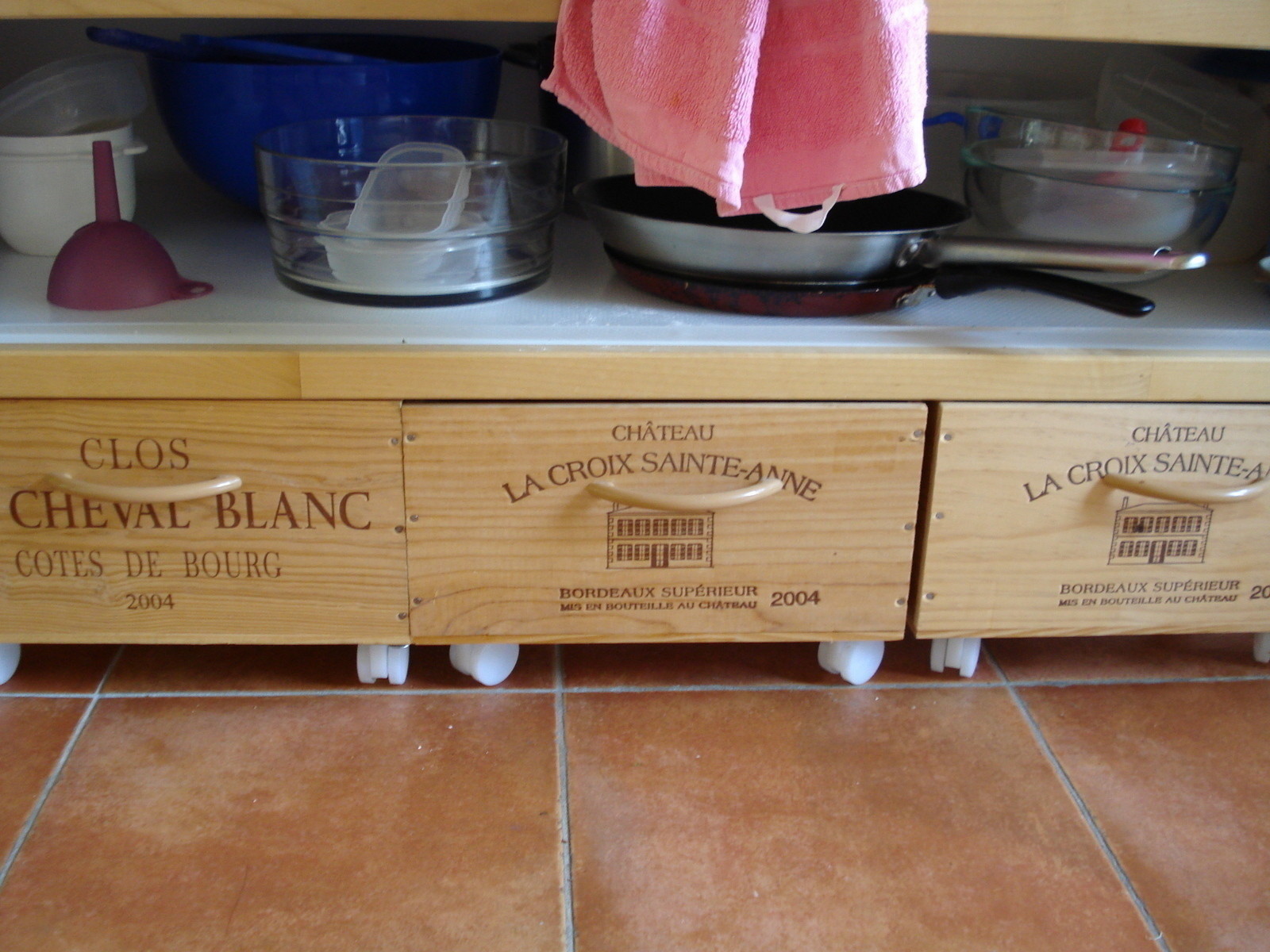 Make Furniture Out Of Wine Boxes - HD Wallpaper 