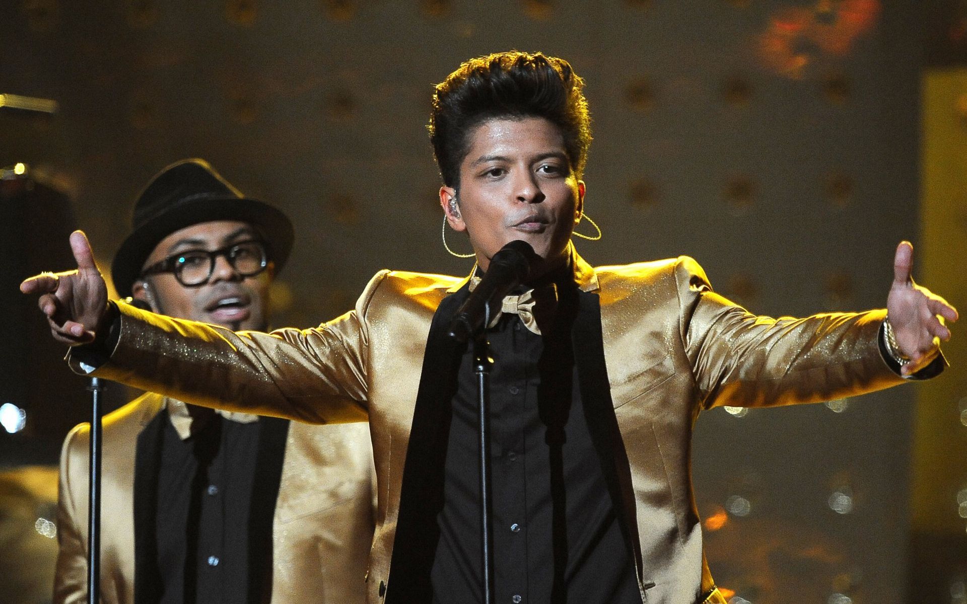 Bruno Mars Concert Hd - HD Wallpaper 