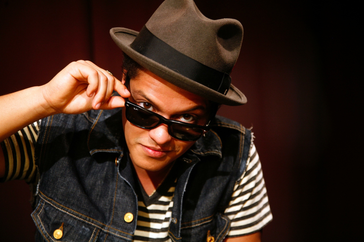 Bruno Mars Wallpaper - Bruno Mars Thank You Meme - HD Wallpaper 