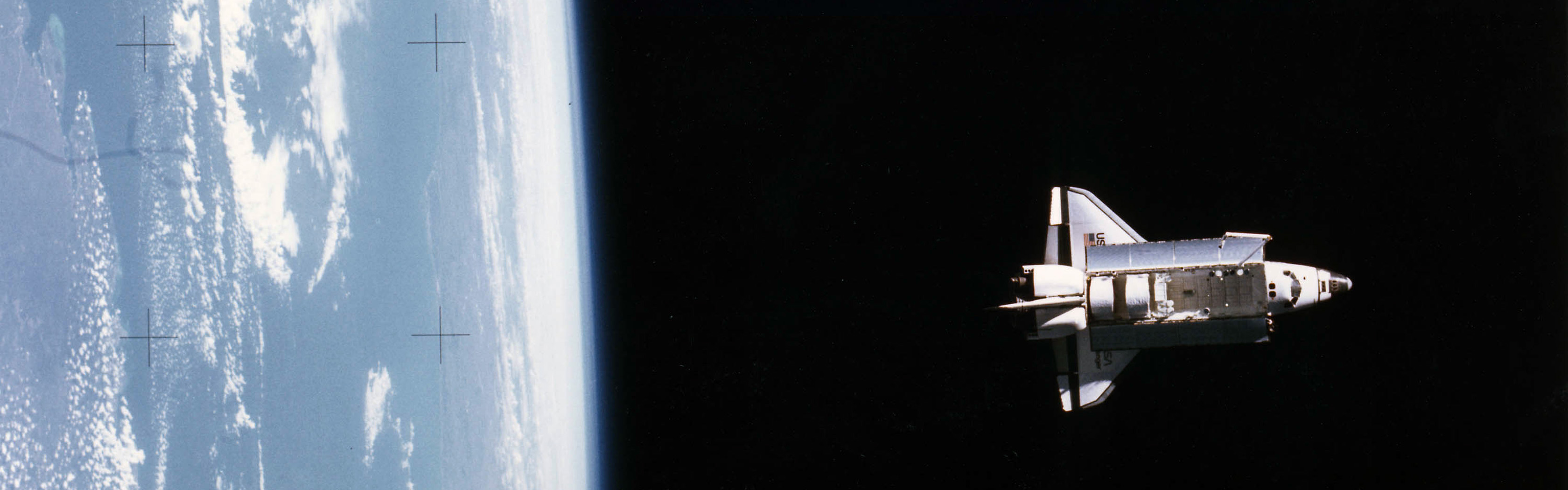 Wallpaper/desktop - Space Shuttles Orbiting Earth - HD Wallpaper 