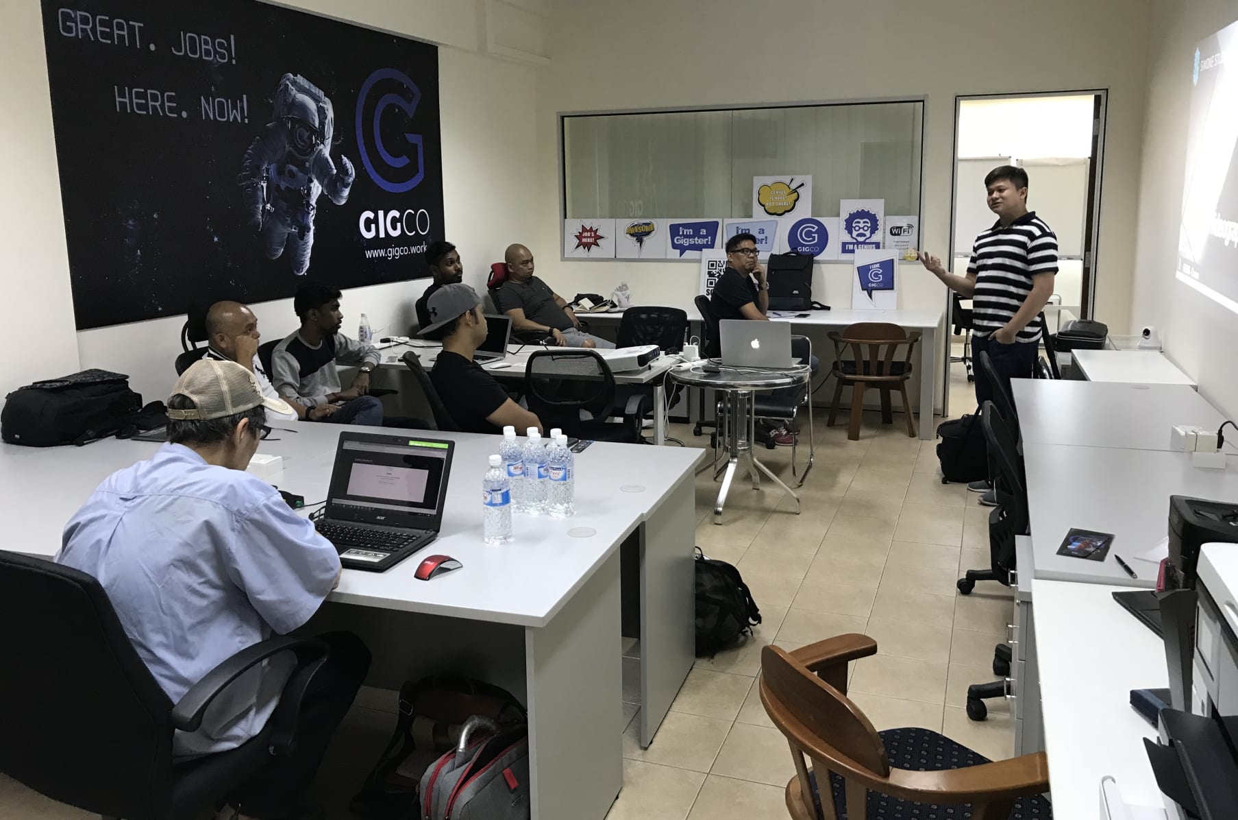 Office Chair - HD Wallpaper 