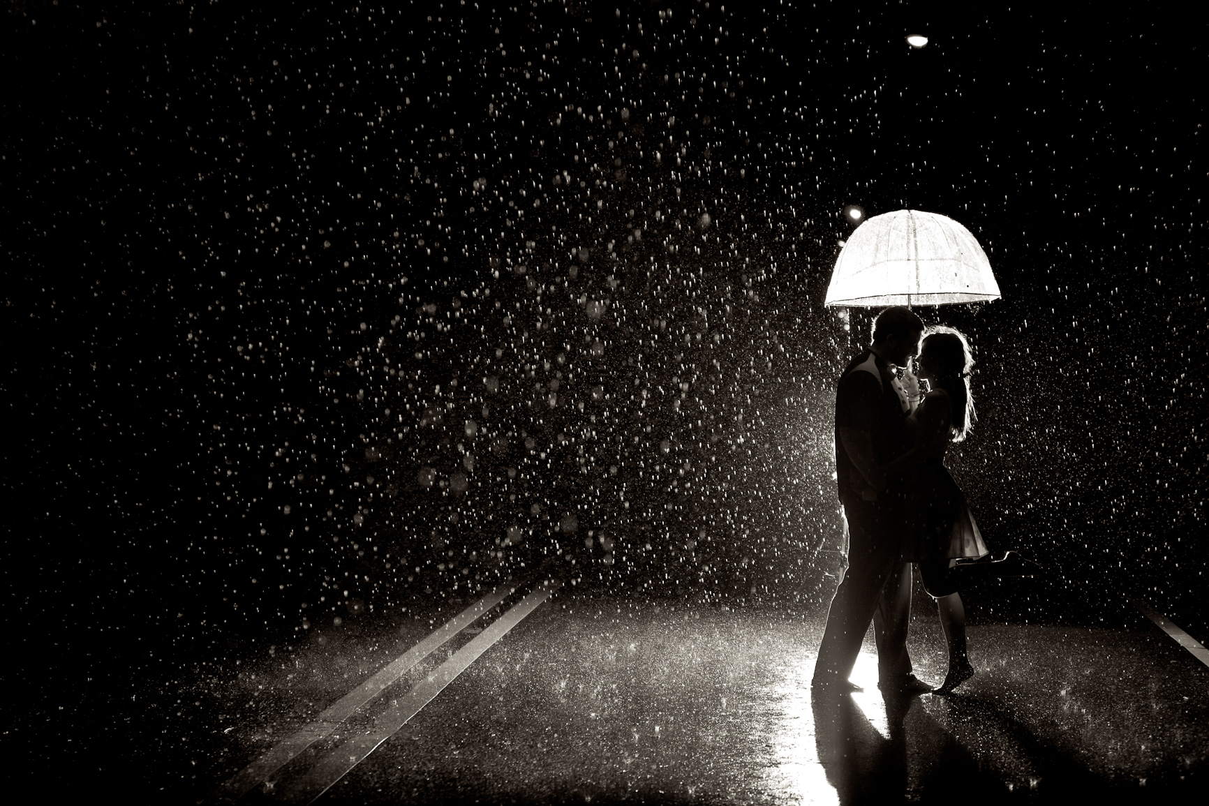 Dancing In The Rain - Couple Dancing In The Rain - HD Wallpaper 