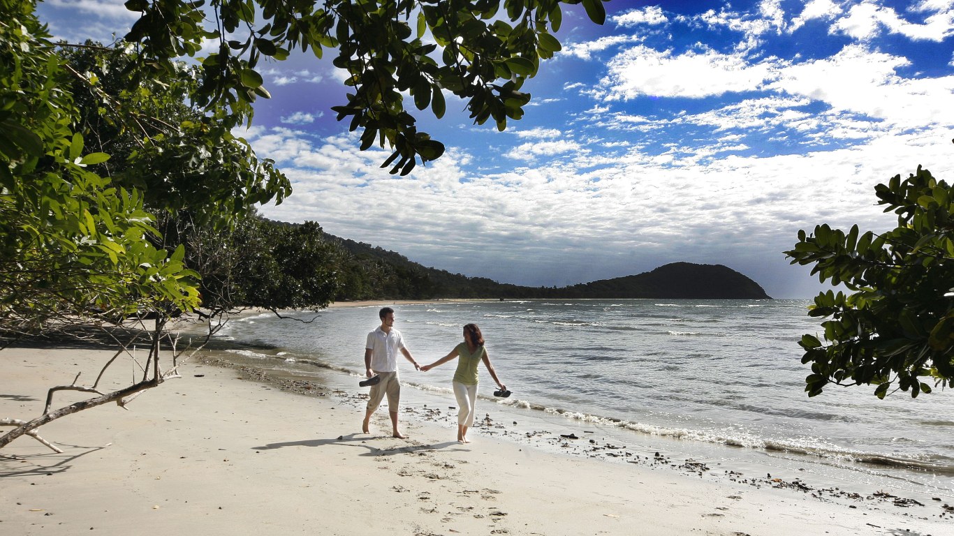 Valentines Day Wallpaper Couple On Beach - Lovely Cartoon Couple Beach - HD Wallpaper 