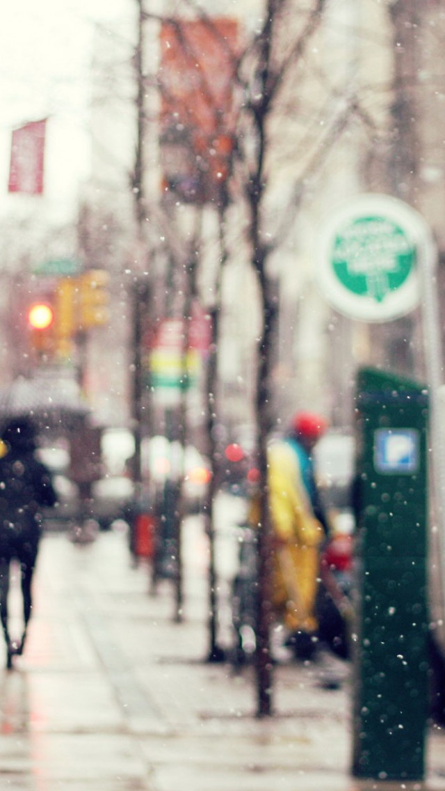 Rainy Street Iphone Wallpaper - Rainy Paris Wallpaper Iphone - HD Wallpaper 