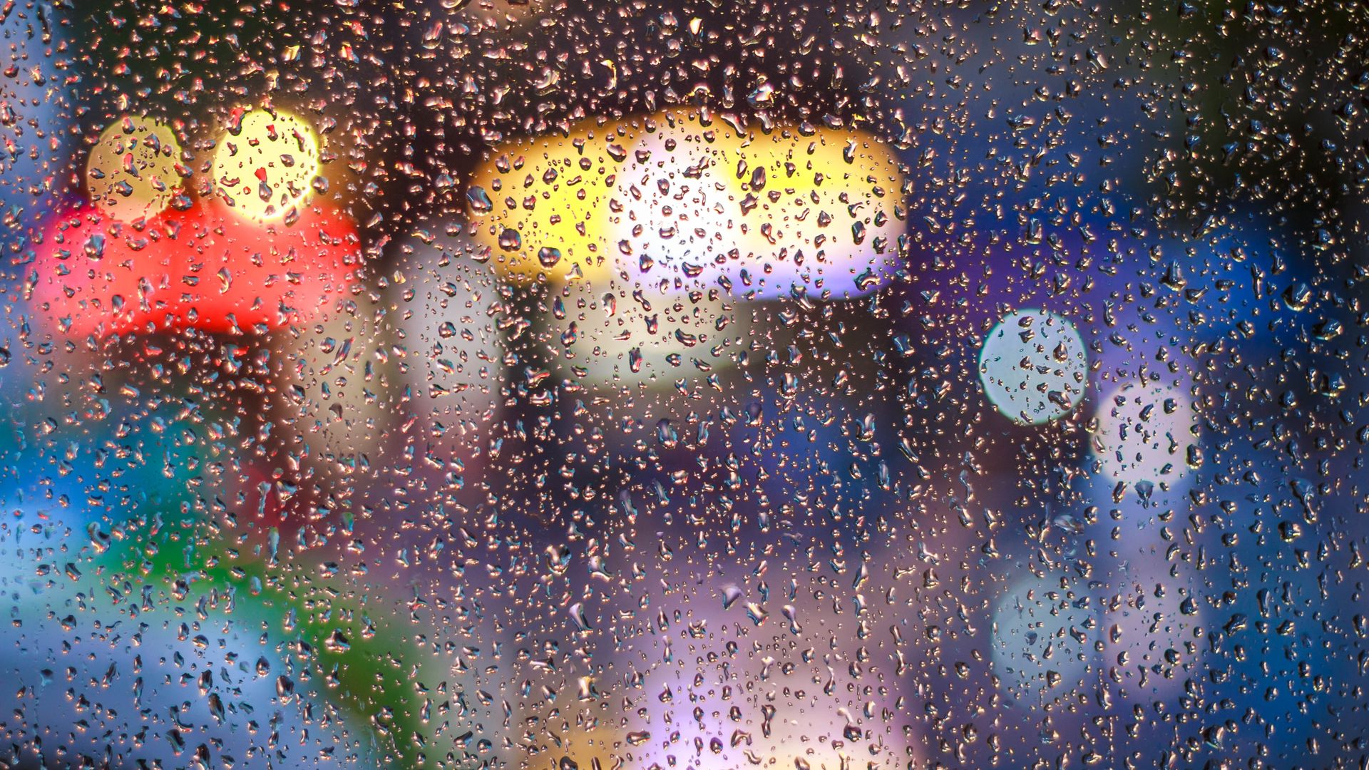 Raindrops On Glass Window Hd Wallpaper - Raindrops In Glass Hd - HD Wallpaper 