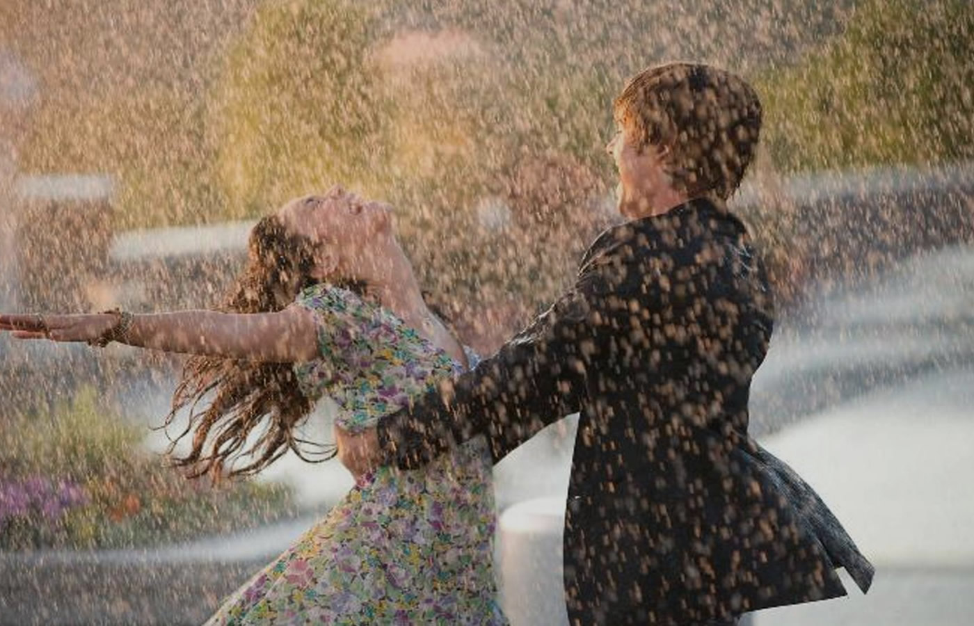 Love Couple Rain Hd Wallpapers For Pc - HD Wallpaper 