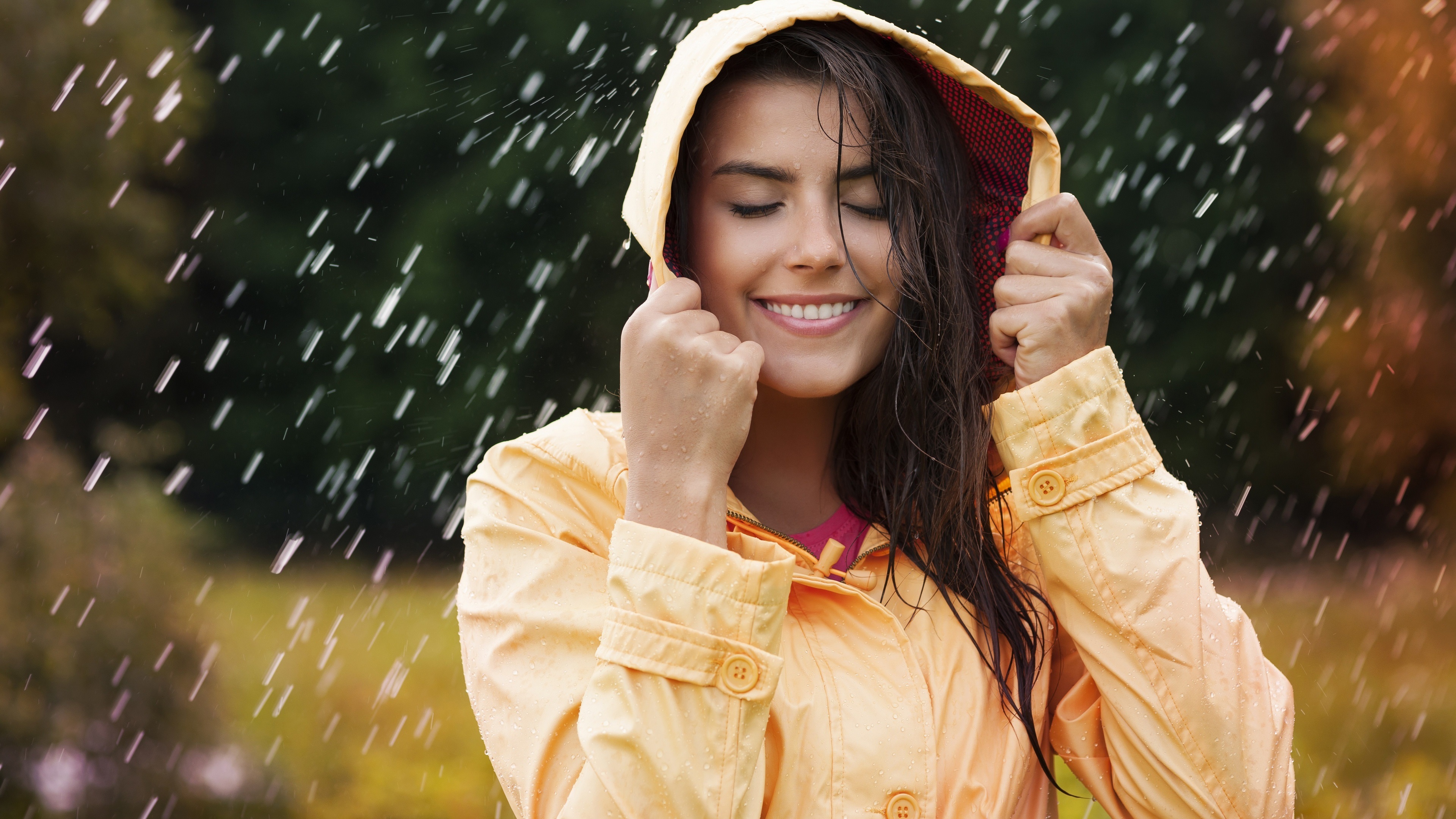 Wallpaper Smile Girl In Rain - Happy Smile Beautiful Girl - HD Wallpaper 