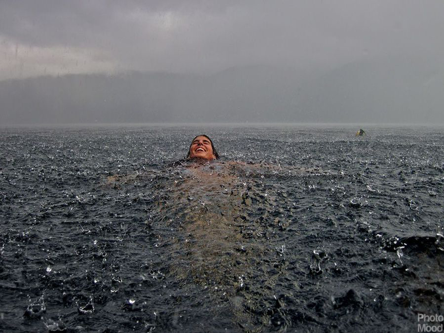 Swimming In Ocean Storm - HD Wallpaper 