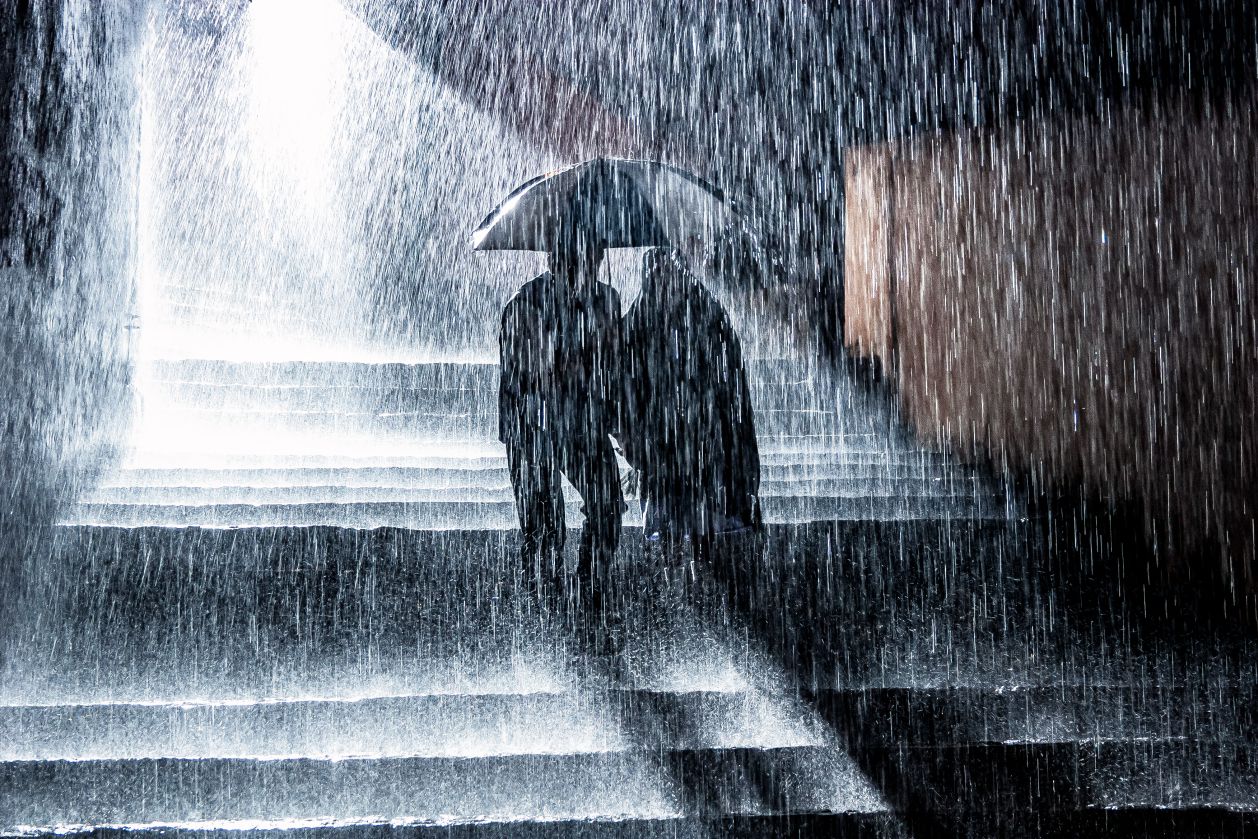 Barish Sms In Hindi 140 Words For Whatsapp - Rainy Morning Stay Safe - HD Wallpaper 