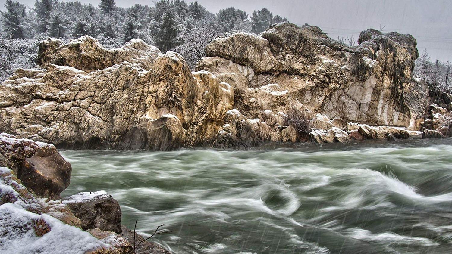 Avikalp Awi5957 Rainy Day Over The Whirling River Nature - Outcrop - HD Wallpaper 