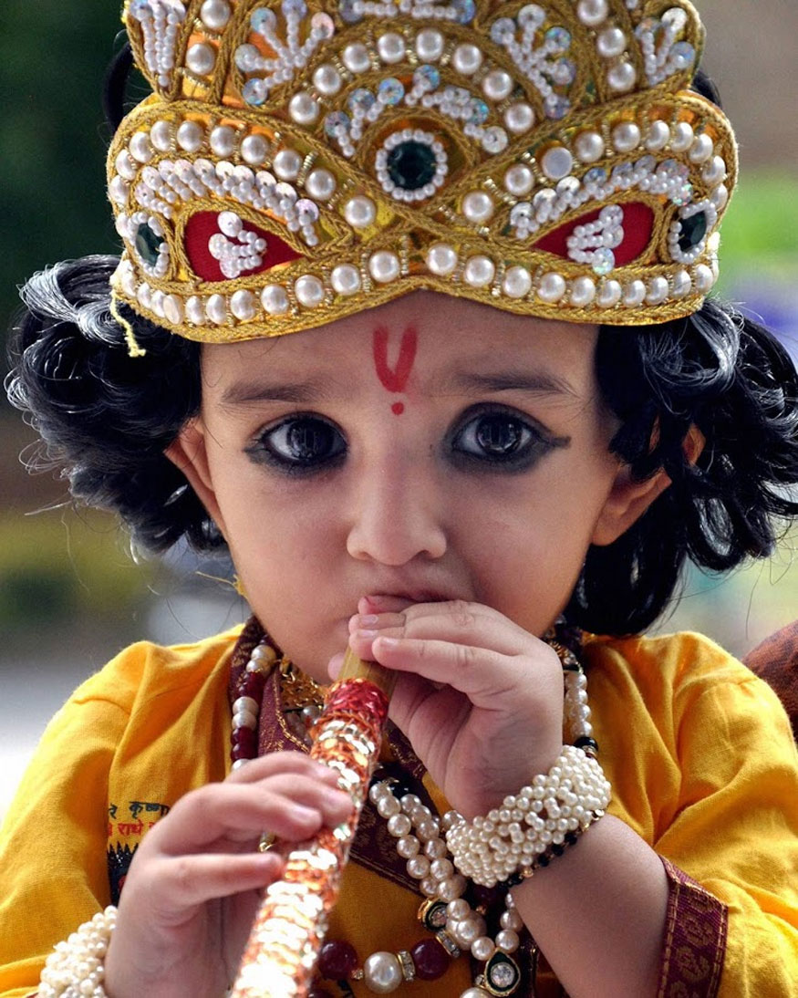 A Child Dressed As Lord Krishna On The Occasion Of - Krishna Child - HD Wallpaper 