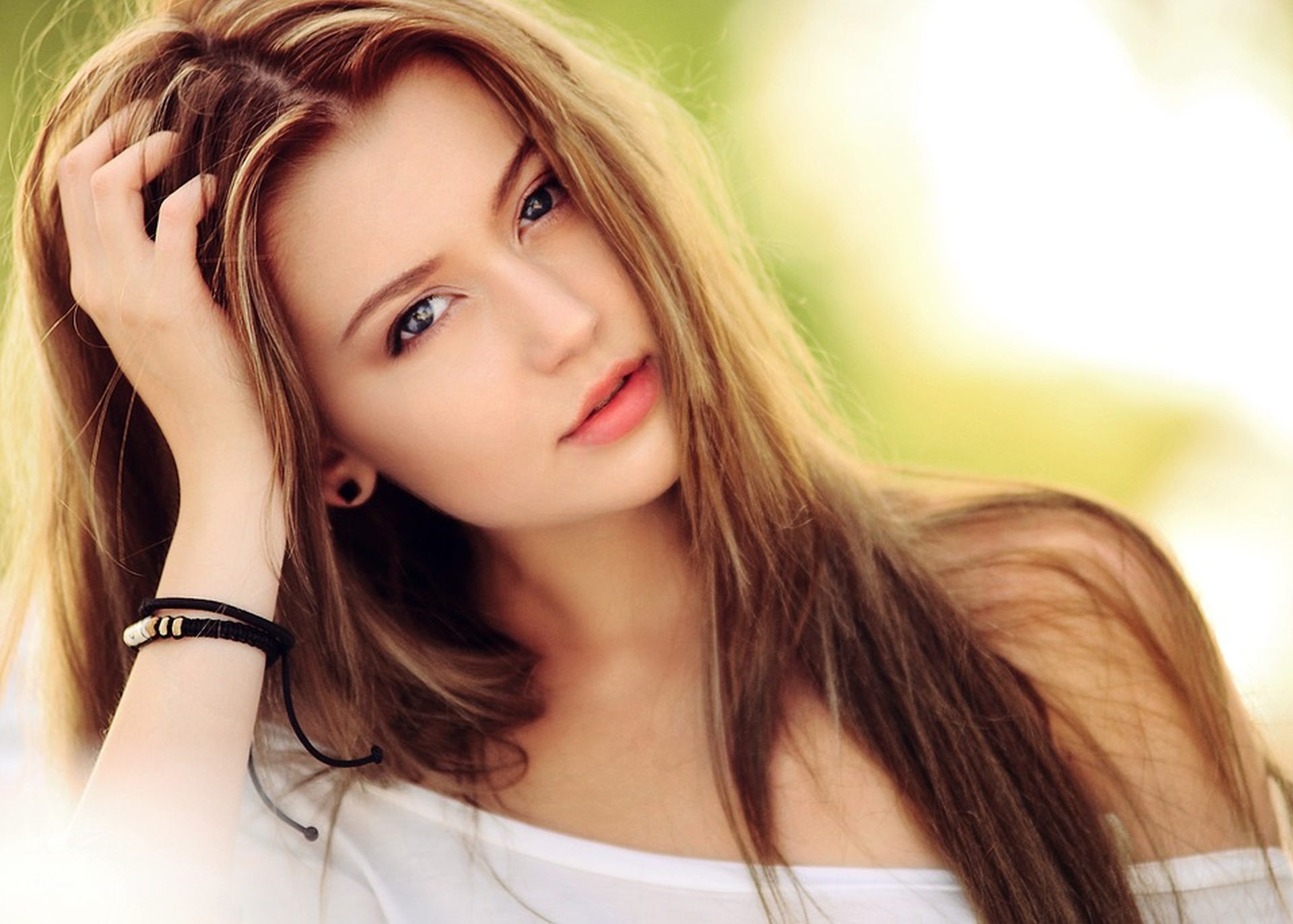 Gorgeous Blonde Girl Innocent Wallpaper - Face - HD Wallpaper 