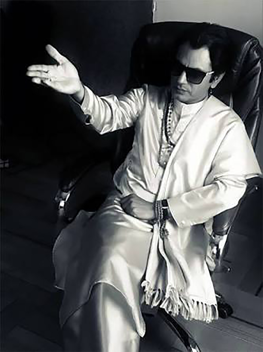 Bollywood Actor Nawazuddin Siddiqui On The Sets Of - Nawazuddin Siddiqui As Thakrey - HD Wallpaper 