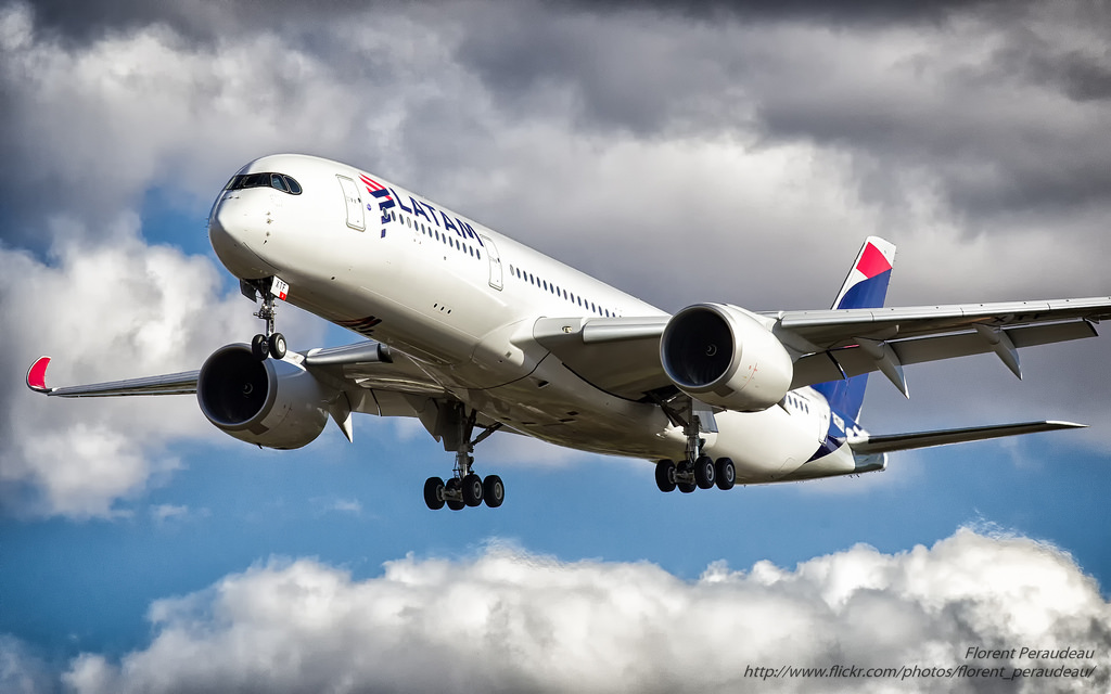 Airbus A350 Wallpaper - HD Wallpaper 