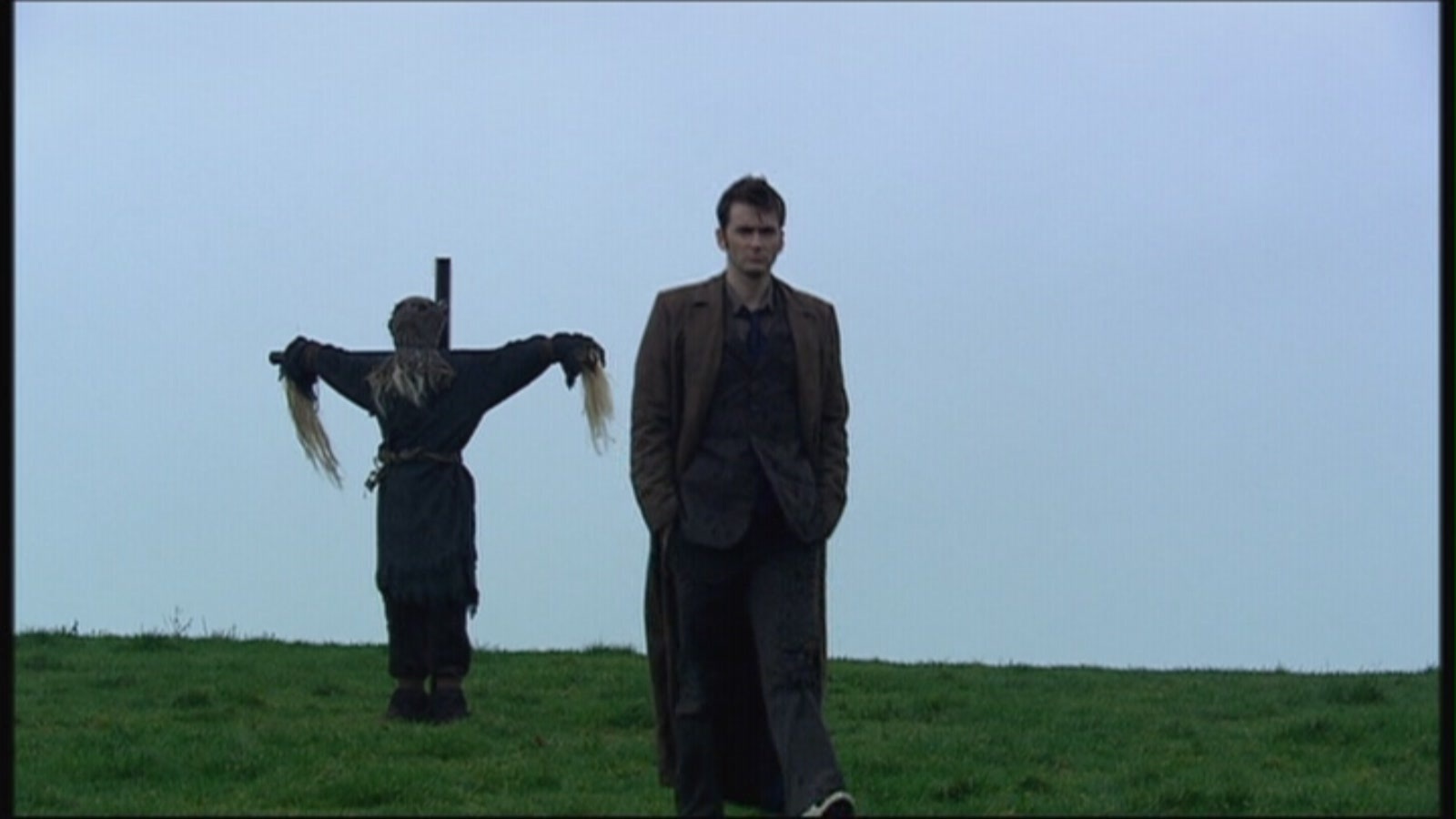 The 10th Doctor Slowly Walks Away From Another Vanquished - Tenth Doctor Family Of Blood - HD Wallpaper 