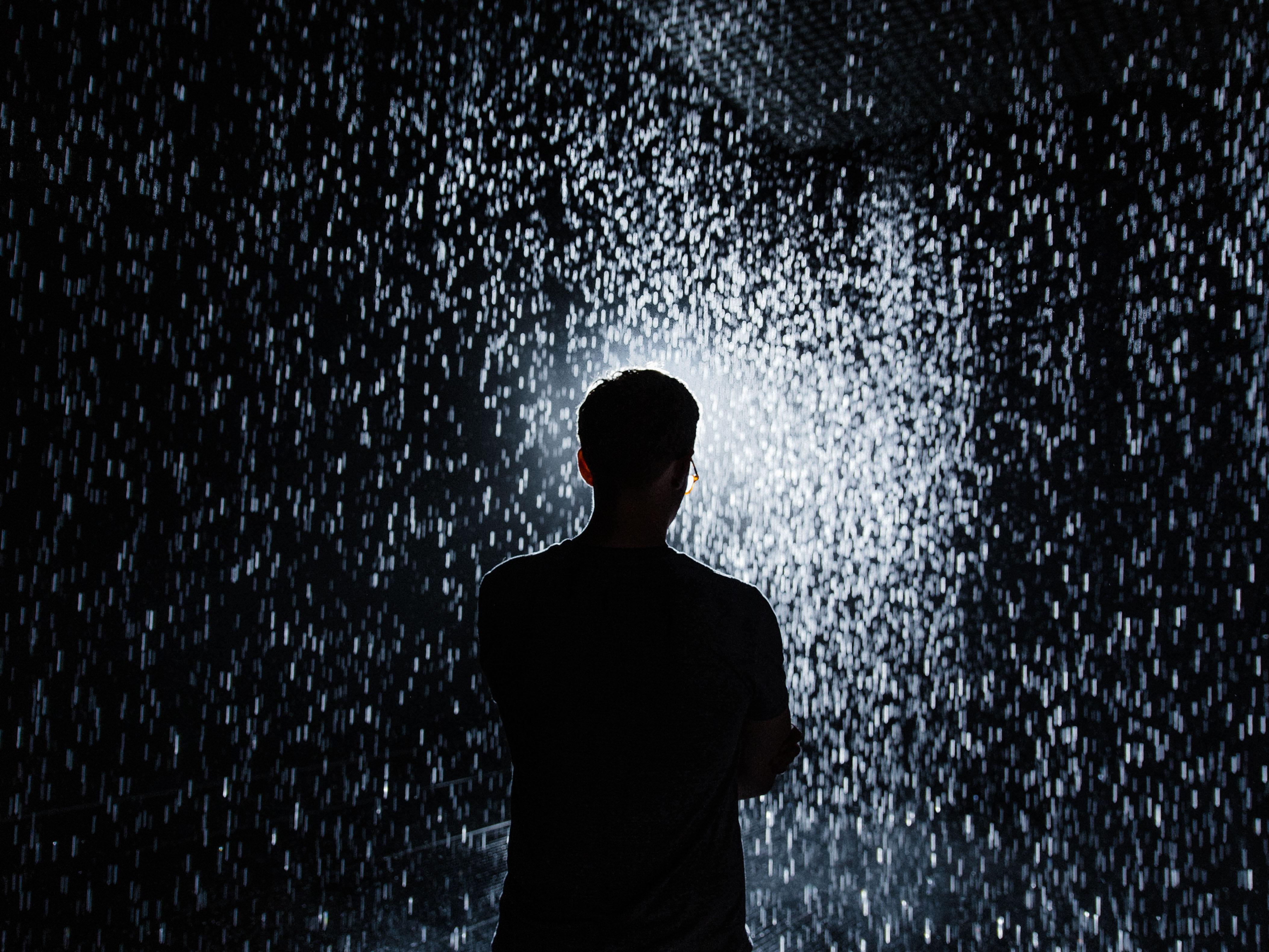 Silhouette, Rain, Light, Sparks, Shine - Man Crying In Rain - HD Wallpaper 