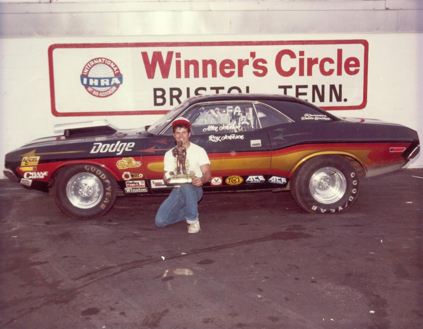 Challenger Drag Racer - Muscle Car - HD Wallpaper 