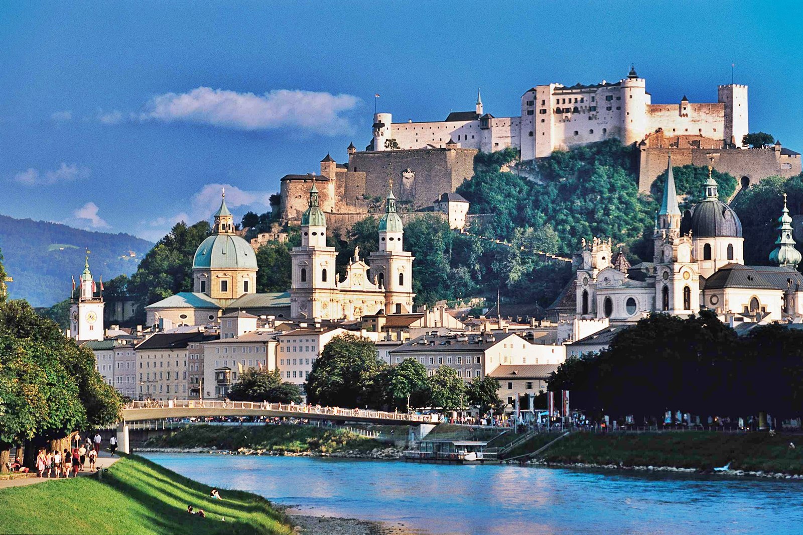 Salzburg, Austria - Salzburg Austria Tourism - HD Wallpaper 