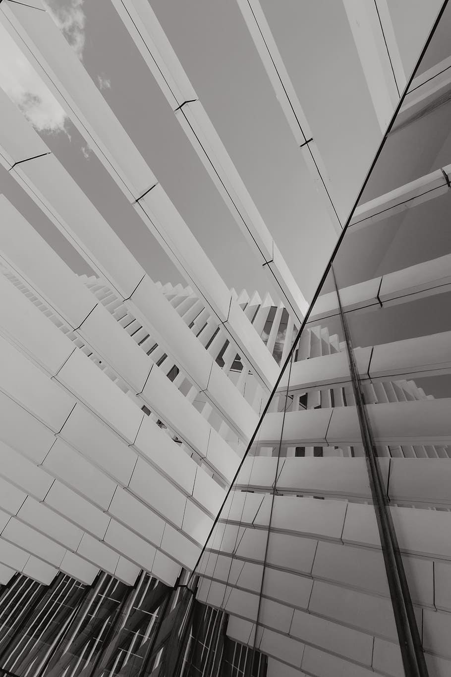 Modern White Building, Edp Headquarters Of Architect - Architecture - HD Wallpaper 
