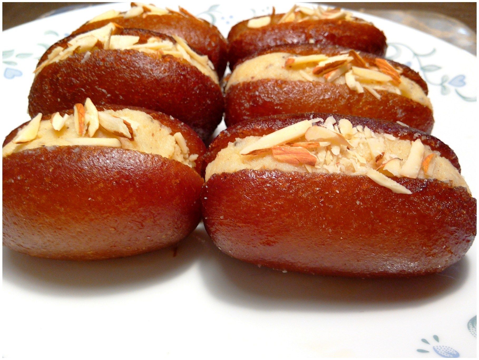 Long Gulab Jamun Hd - HD Wallpaper 