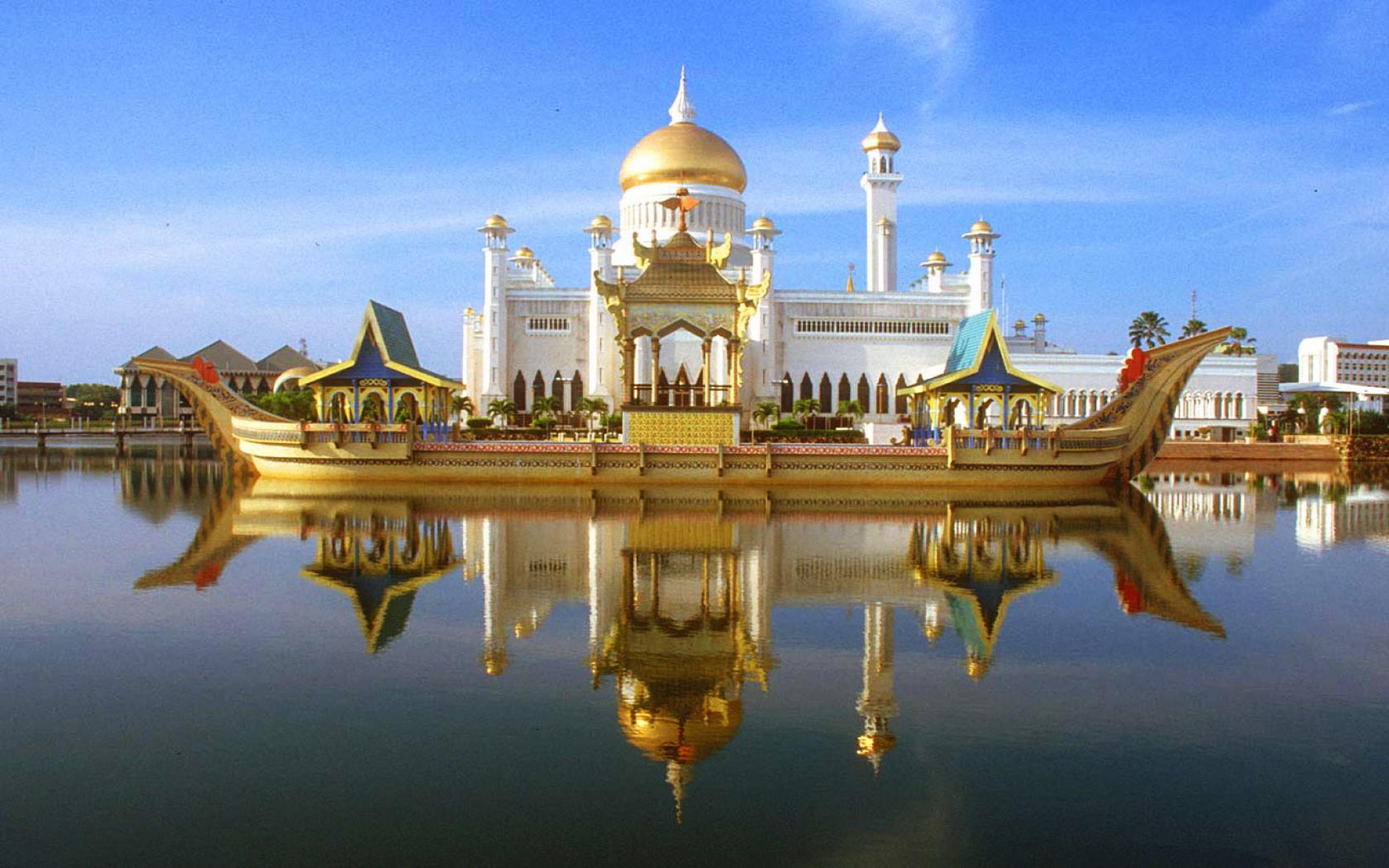 Sultan Omar Ali Saifuddin Mosque - HD Wallpaper 