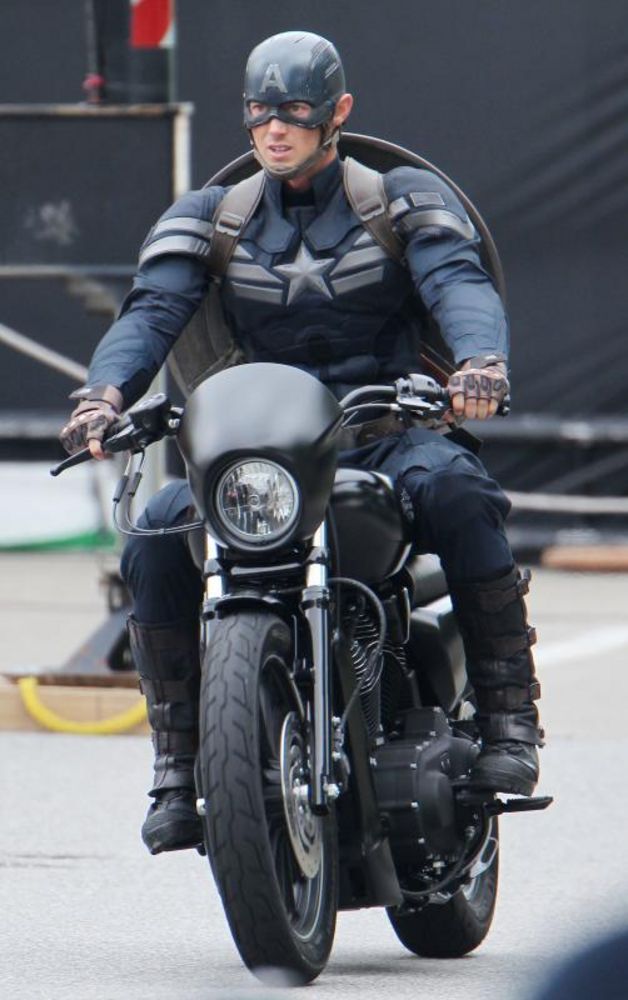 Captain America With Bike - HD Wallpaper 