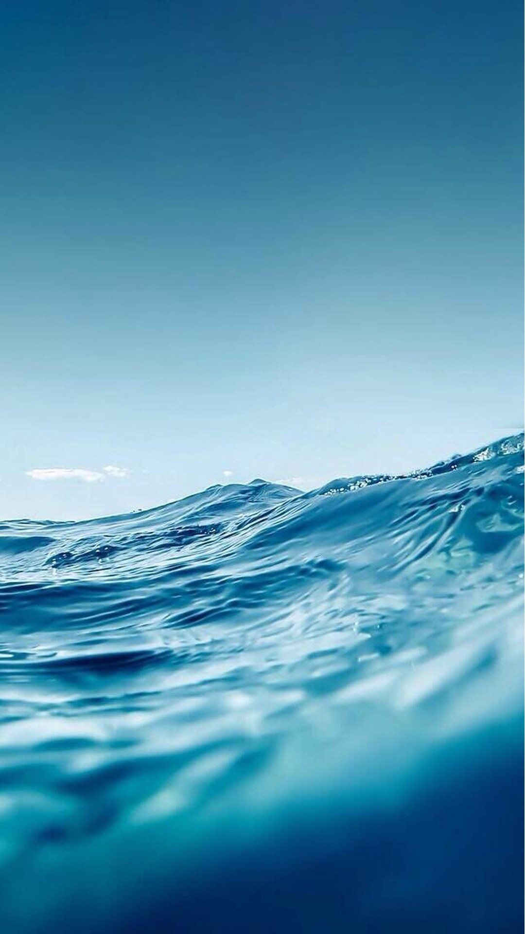 Ocean Wave Close Up - Deep Sea Rolling Waves - HD Wallpaper 