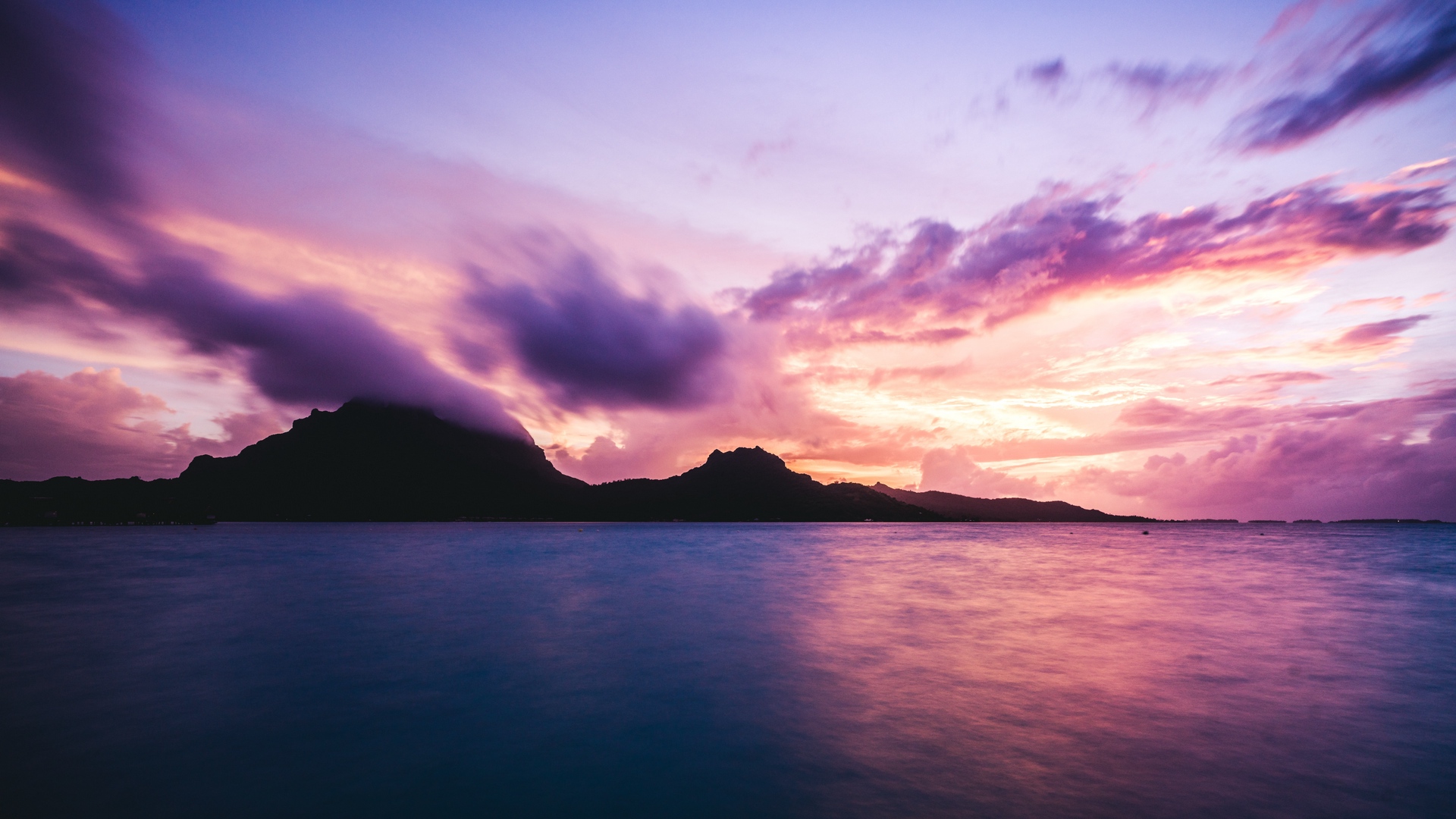 Wallpaper Ocean, Rocks, Clouds, Bora Bora, French Polynesia - Neverland Hook - HD Wallpaper 