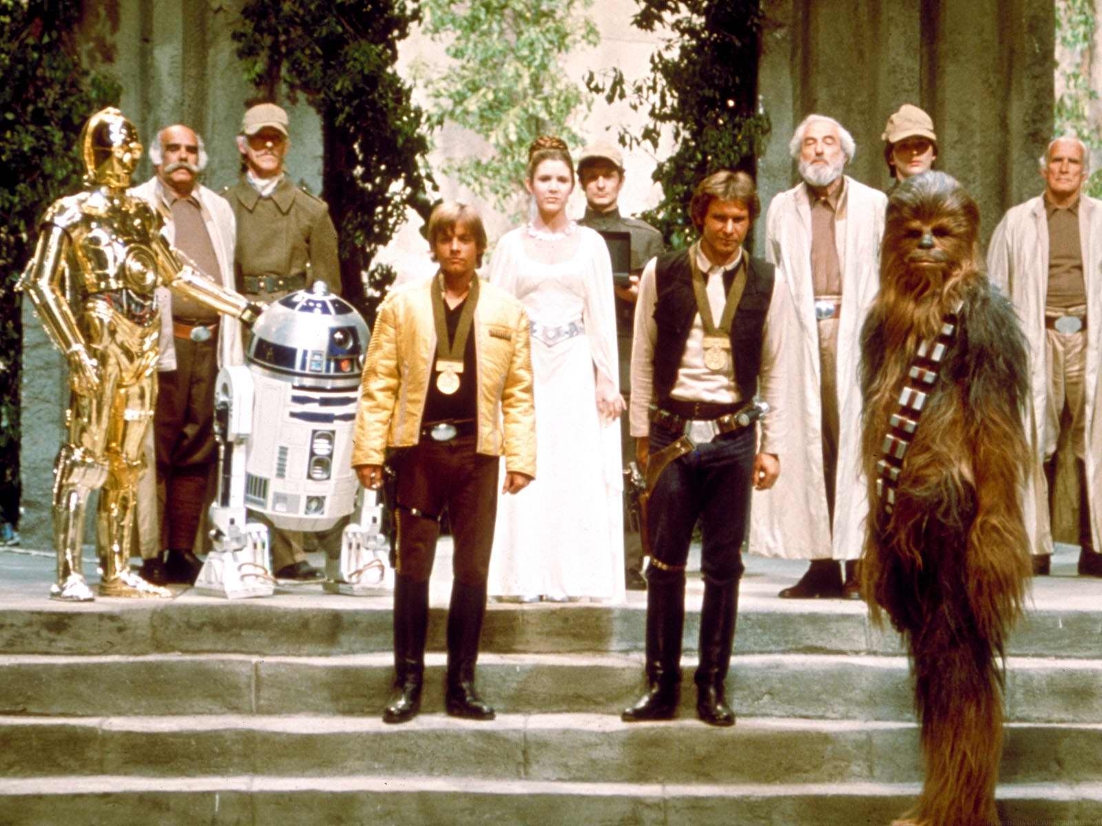 Star Wars Movies Luke Skywalker Han Solo Chewbacca - Han Solo Chewbacca Y Luke Skywalker - HD Wallpaper 
