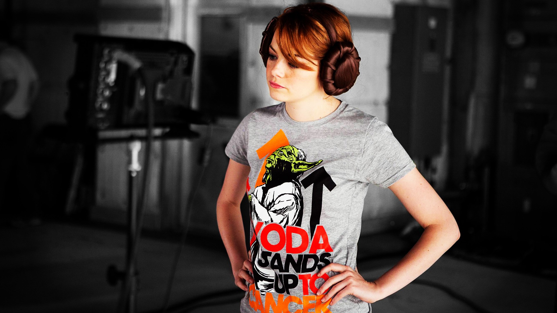 Wallpaper - Emma Stone Yoda - HD Wallpaper 