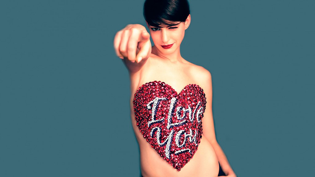 Anne Hathaway Shape Cover - HD Wallpaper 