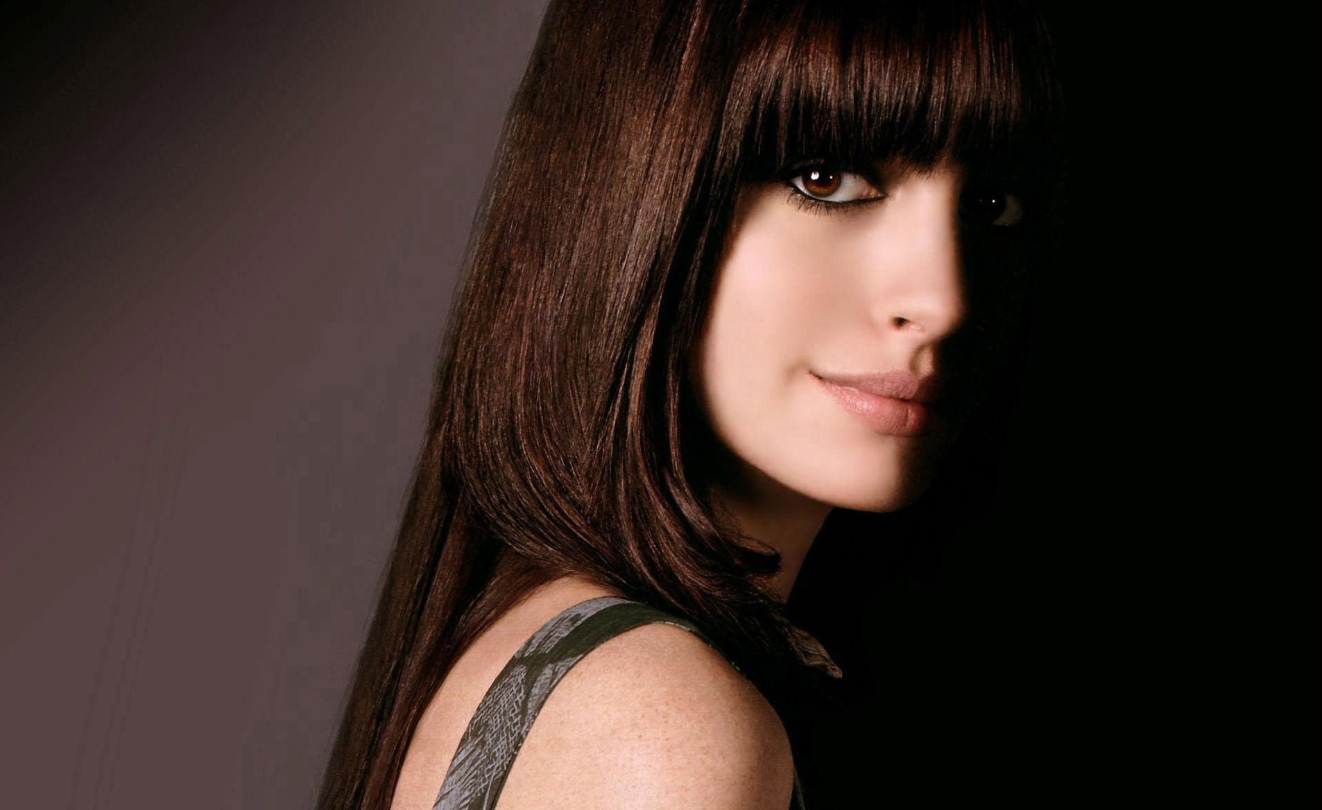 Anne Hathaway Devil Wears Prada - HD Wallpaper 