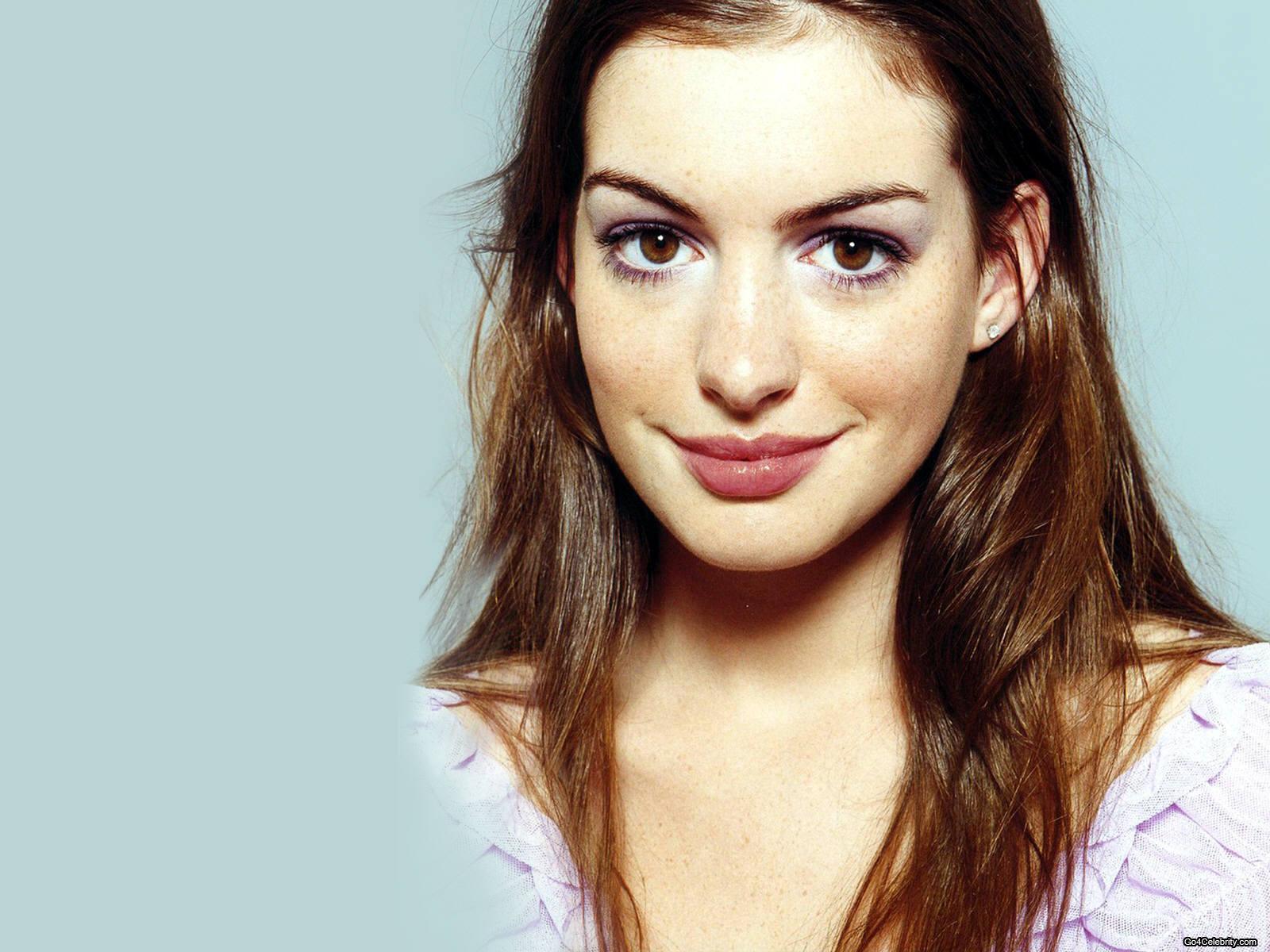 Anne Hathaway Portrait - HD Wallpaper 