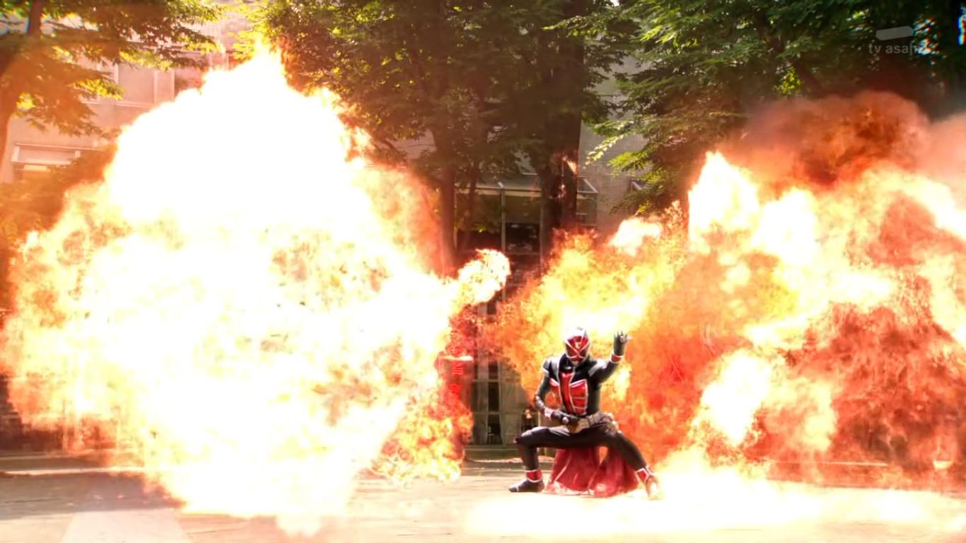 Kamen Rider Explosion Pose - HD Wallpaper 