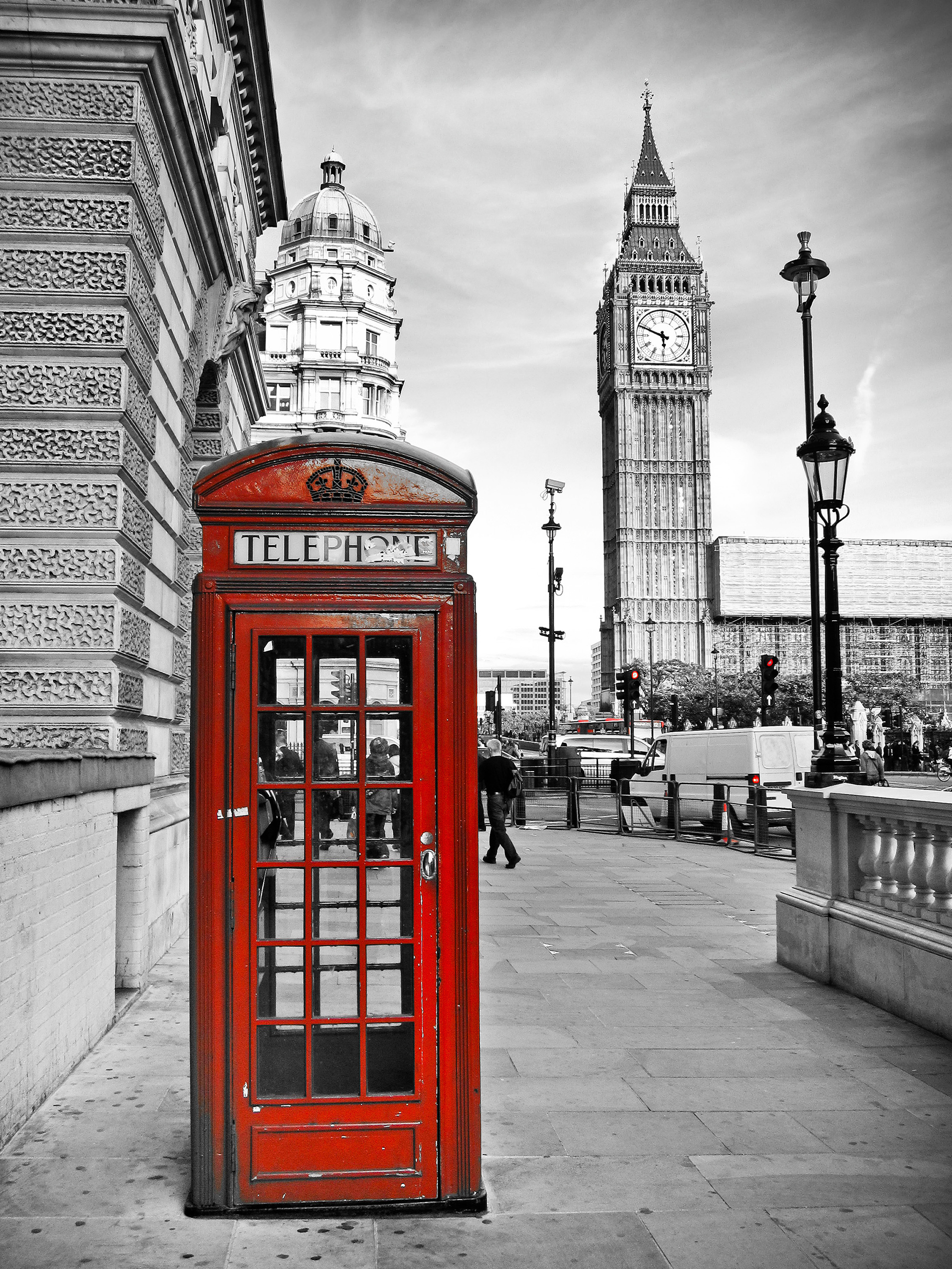 Red Phone Boxes And Black And White Effect - Red Black And White Effect - HD Wallpaper 