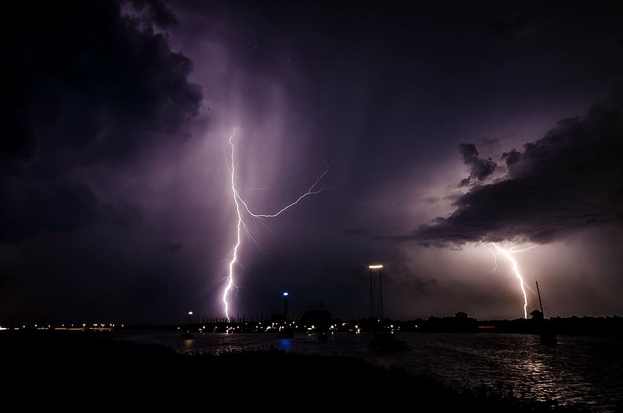Lightning During Night, Lightning Bolt, Storm, Nature, - HD Wallpaper 