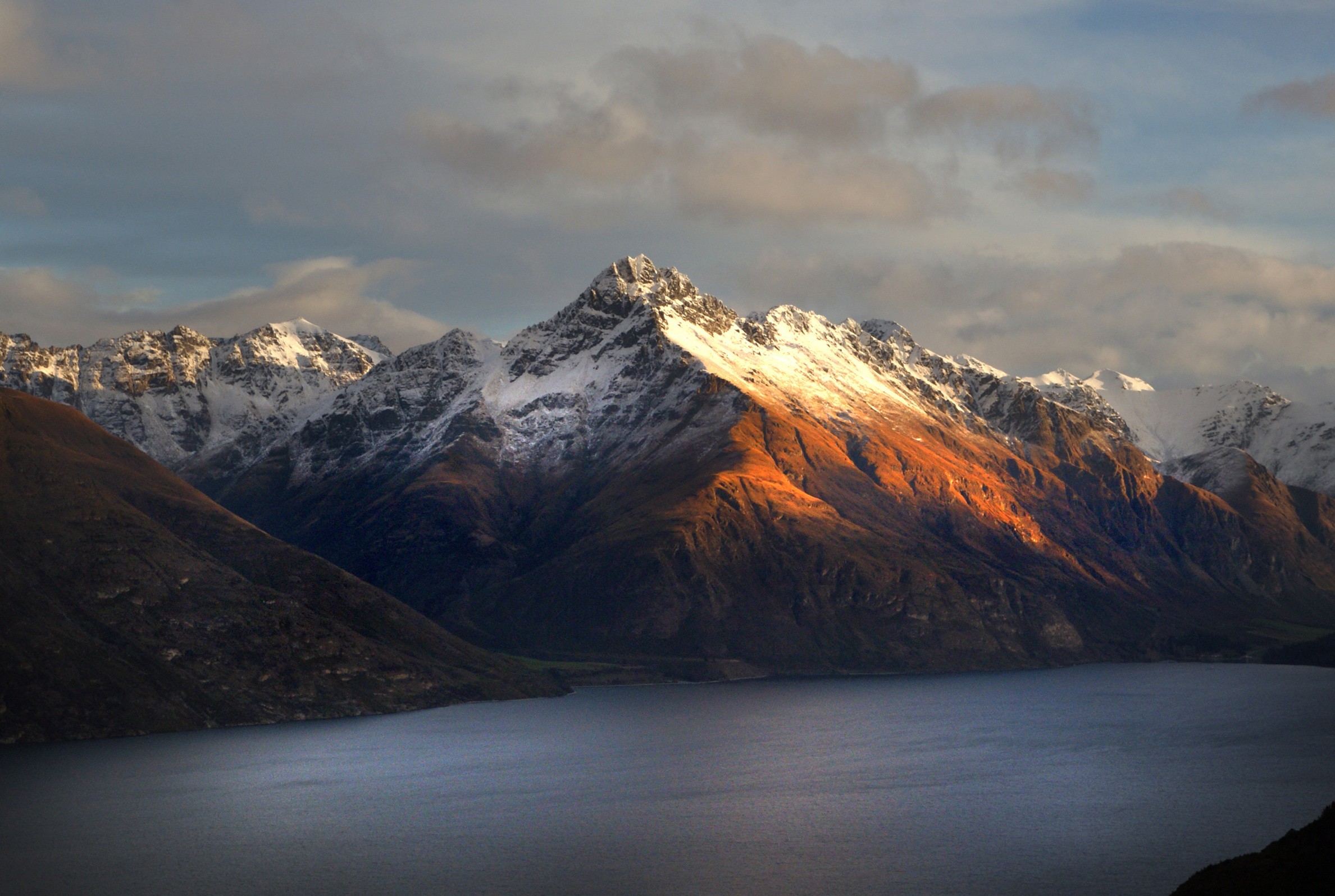 Mountain Peaks In New Zealand - HD Wallpaper 