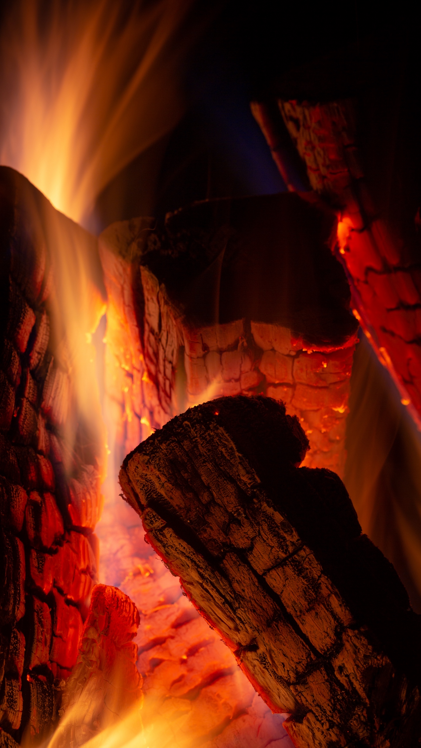Wallpaper Fire, Firewood, Embers, Burn, Flame - HD Wallpaper 