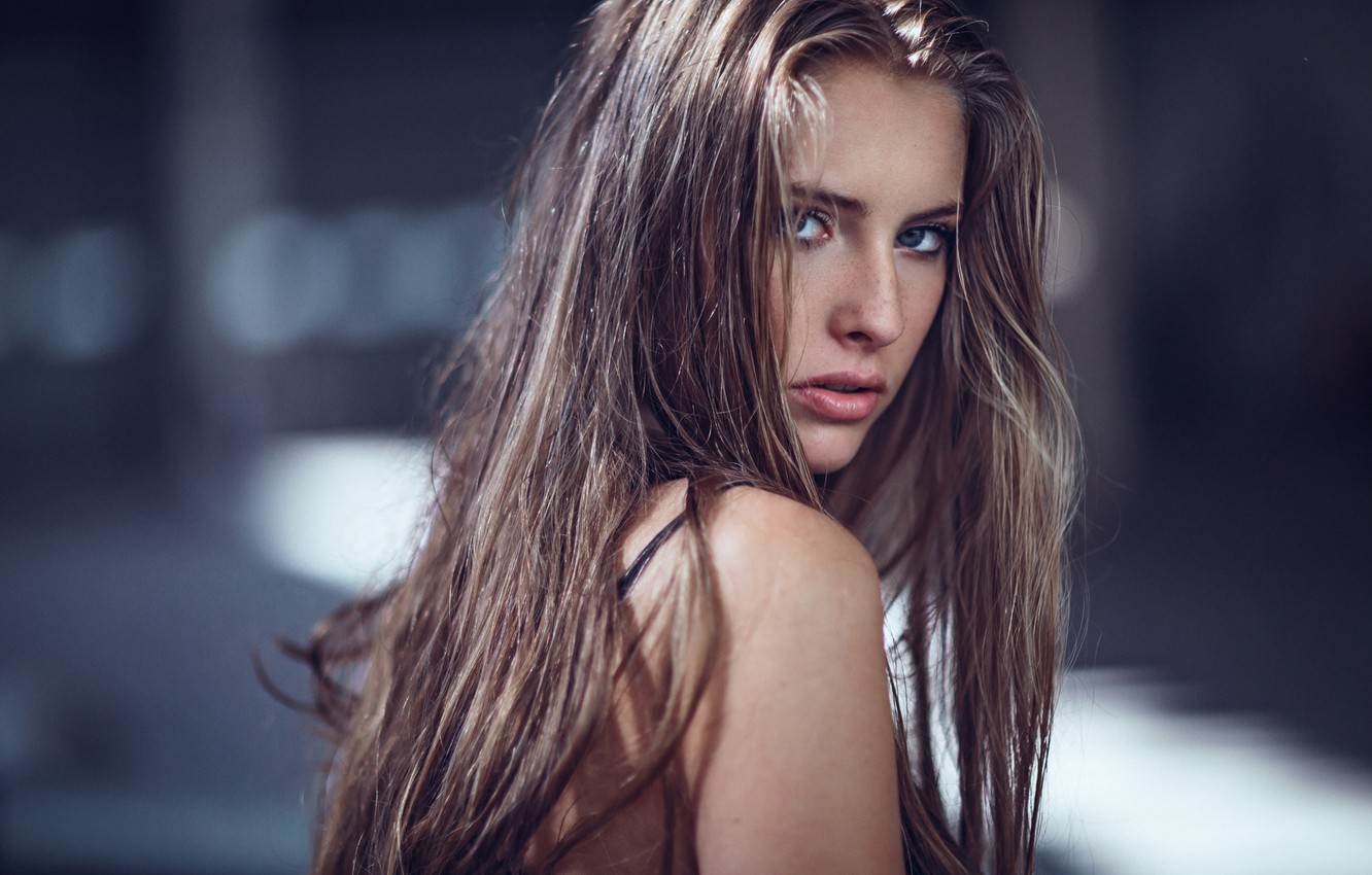 Wallpaper Look Girl Sweetheart Portrait Freckles Light - Freckled Teen Girl Light Brown Hair - HD Wallpaper 