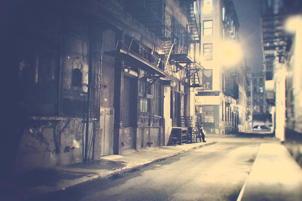 Nashville Hd Wallpaper - New York City Alley Night - HD Wallpaper 