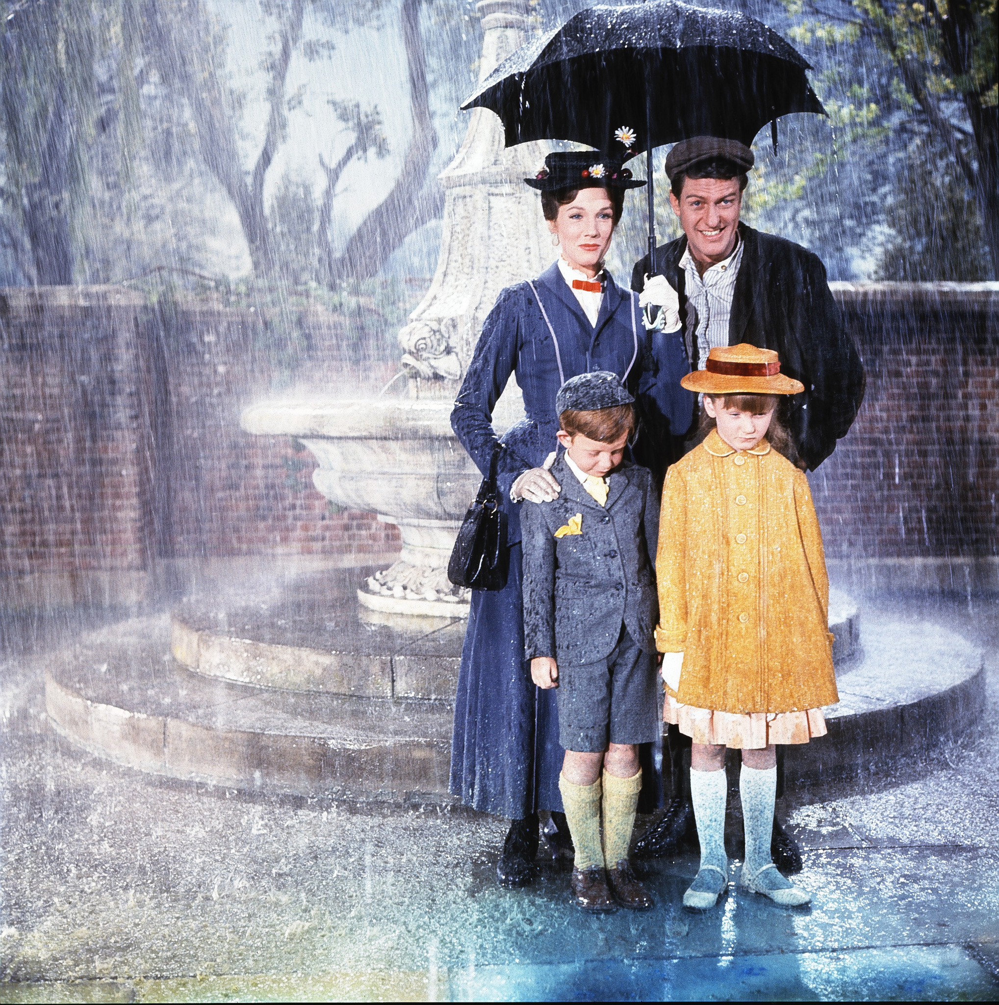 Emily Mortimer Mary Poppins Returns - 2037x2048 Wallpaper 