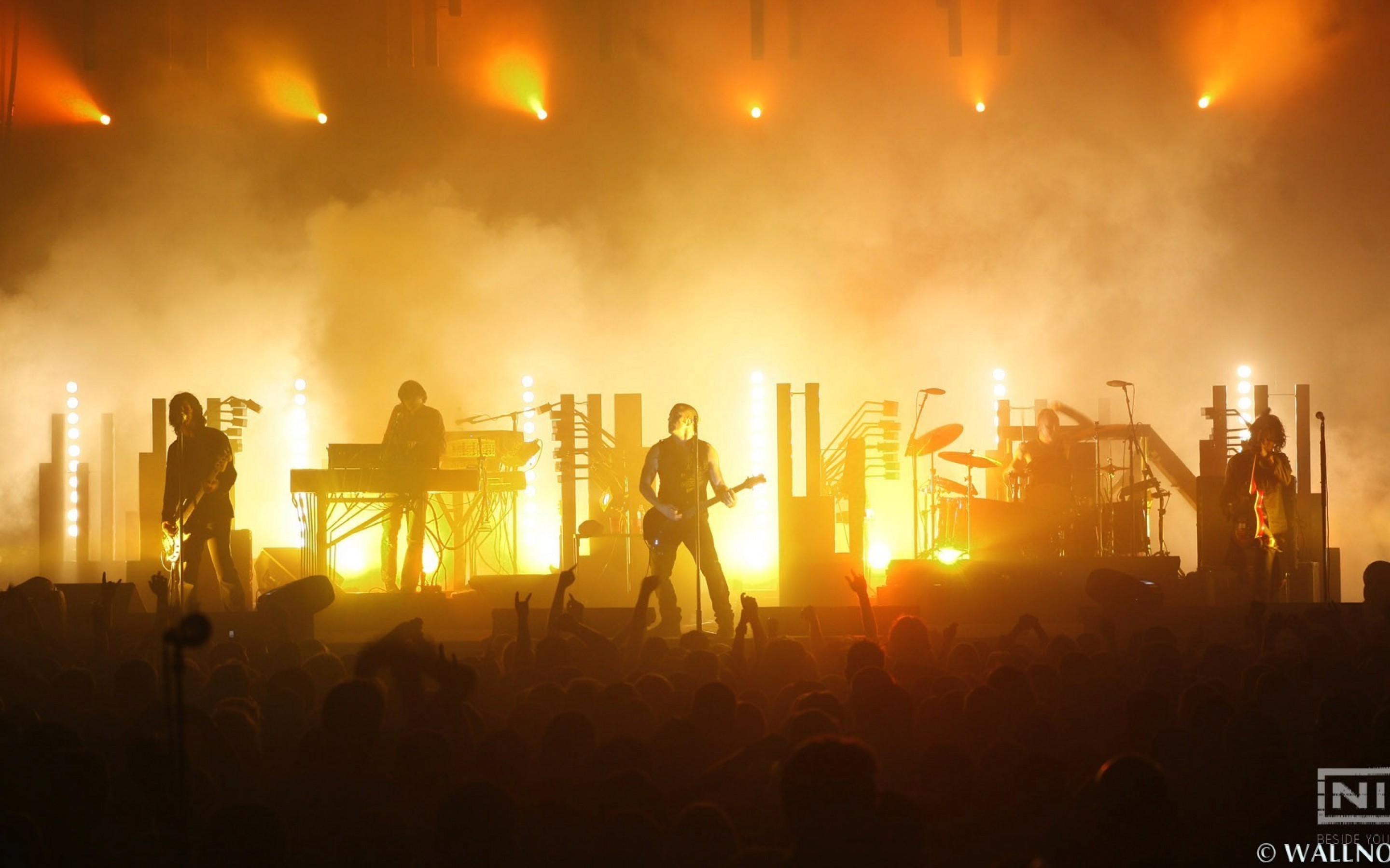 Nine Inch Nails Live - HD Wallpaper 