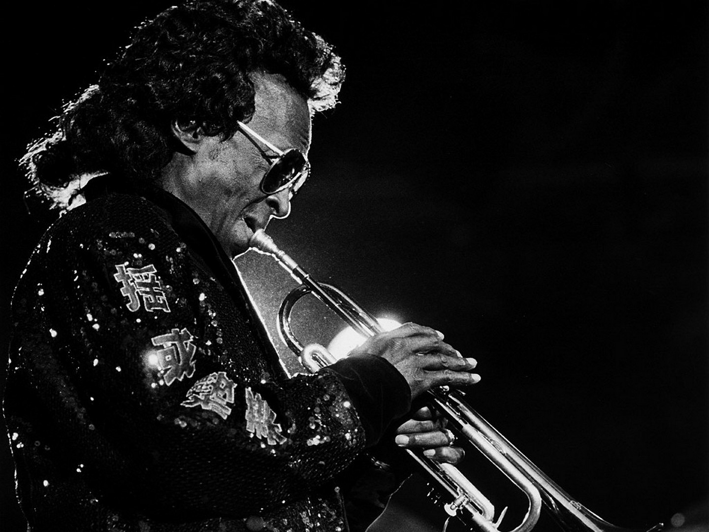 Famous Miles Davis - HD Wallpaper 