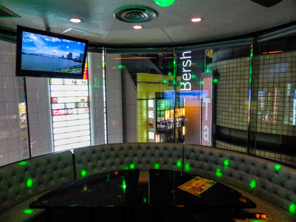 Inside Room 601 At The 30-1 Udagawacho Location Of - Karaoke Kan Lost In Translation Room - HD Wallpaper 