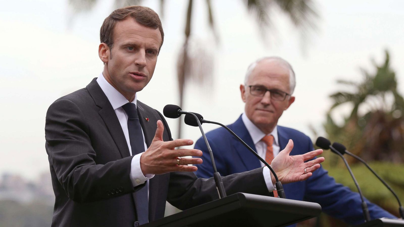 French Pm Calls Australian Pm's Wife Delicious - HD Wallpaper 